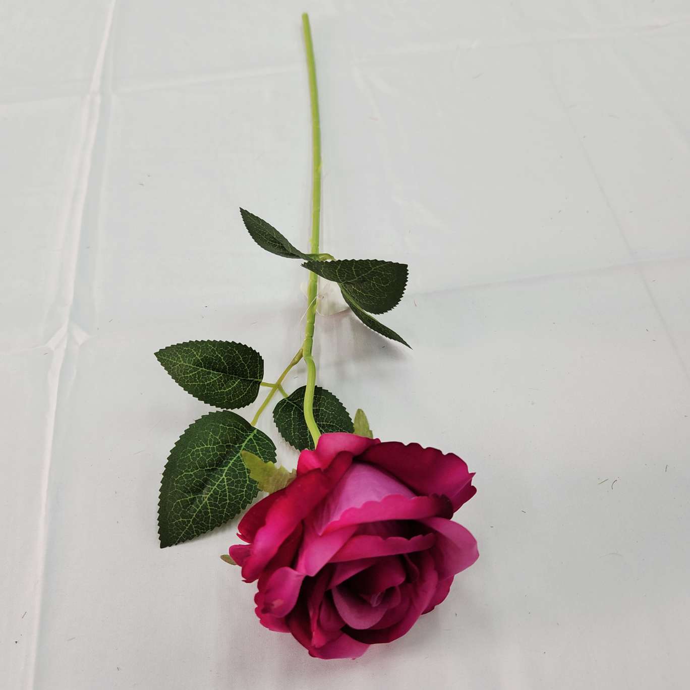 Single-stem velvet love rose office simulation rose, cultural horticulture simulation flower arrangement, crocheted knitted flower bouquet, simulation flower decoration detail image 8
