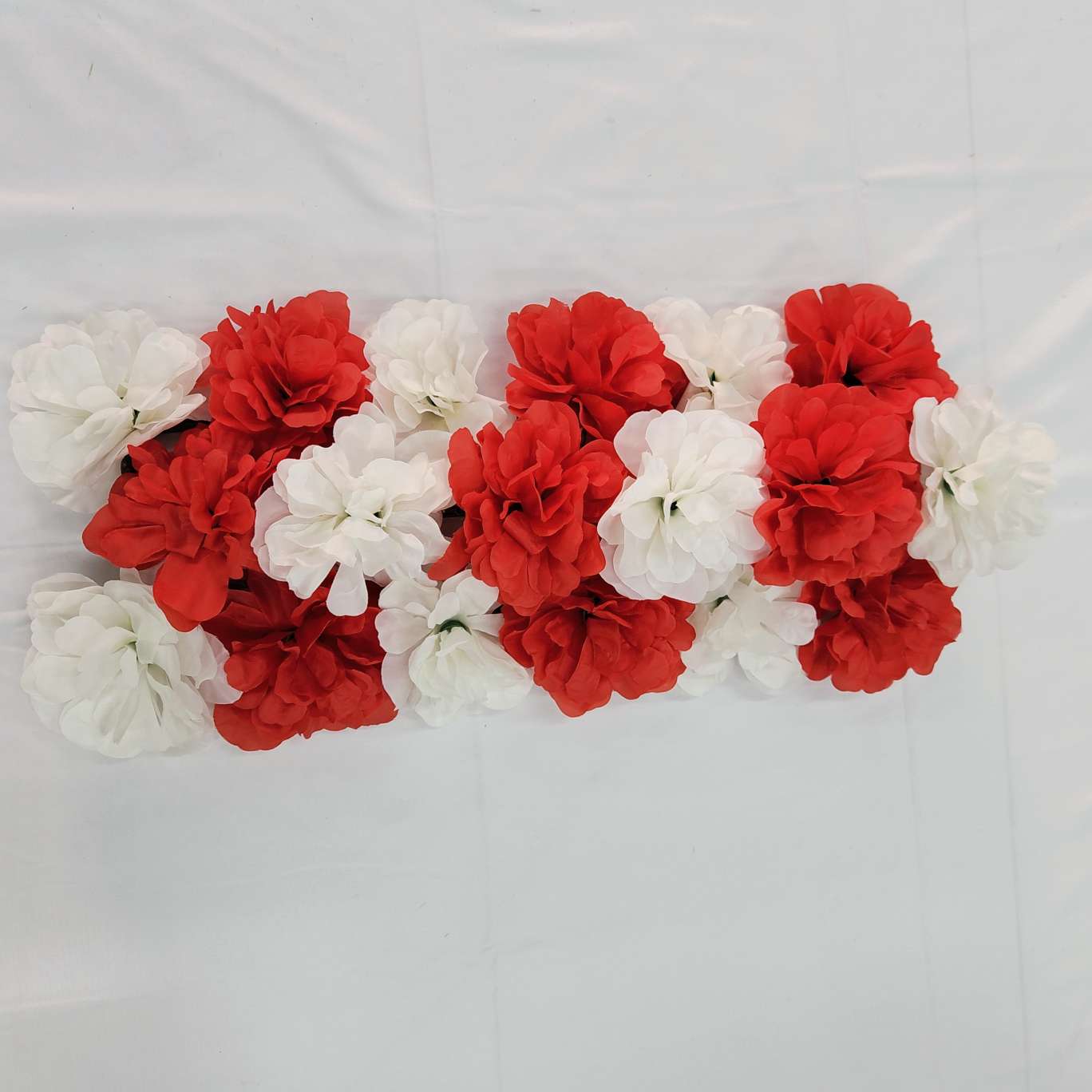 18-head dahlia floor-arranged flower bouquets wrapped around columns, realistic rose cultural gardening, realistic flower arrangement, crocheted and knitted flower bouquets, realistic flowers Item Picture