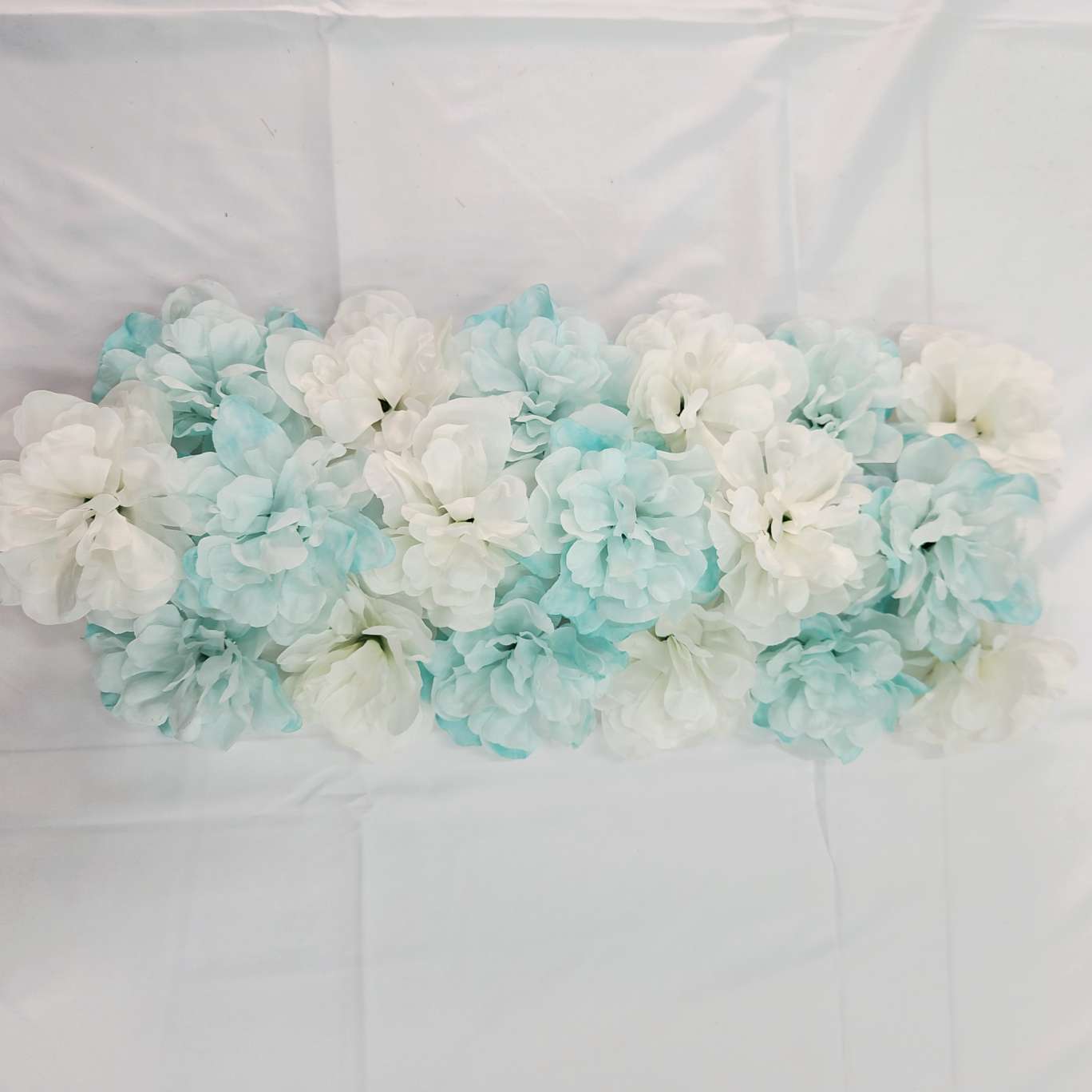 18-head dahlia floor-arranged flower bouquets wrapped around columns, realistic rose cultural gardening, realistic flower arrangement, crocheted and knitted flower bouquets, realistic flowers detail image 9