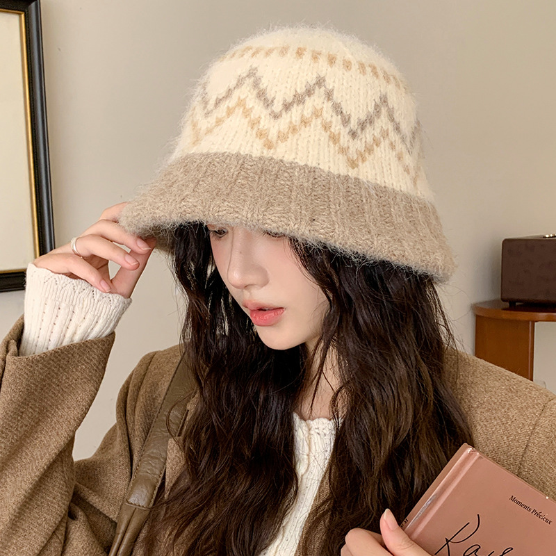 Korean-style casual basin hat, Japanese-style thickened woolen hat, warm and fashionable hats for women in autumn and winter, versatile knitted hats that make the face look smaller details Picture