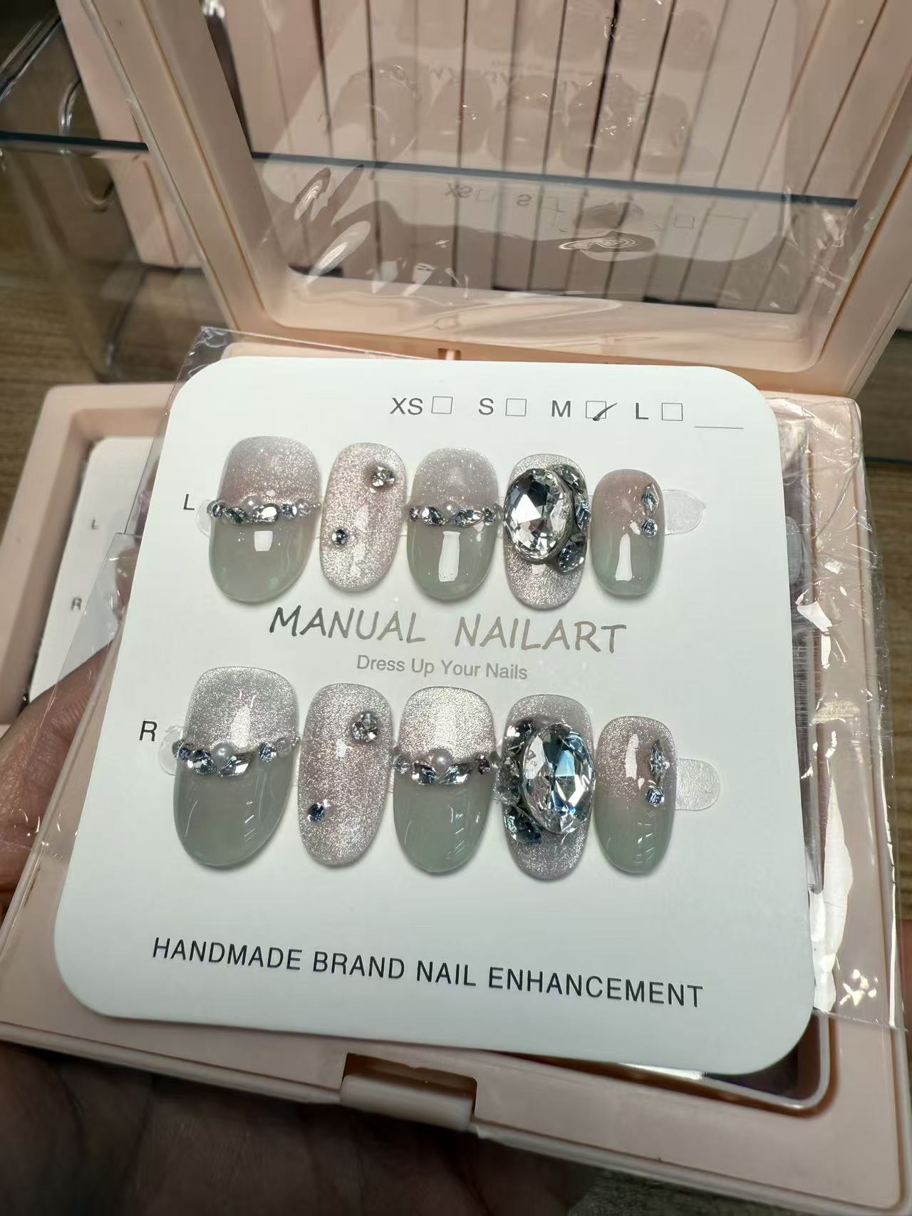 Wholesale of nail accessories, wearable nail plates, glass water diamonds, nail small accessories, beauty, makeup, skin care and nail supplies