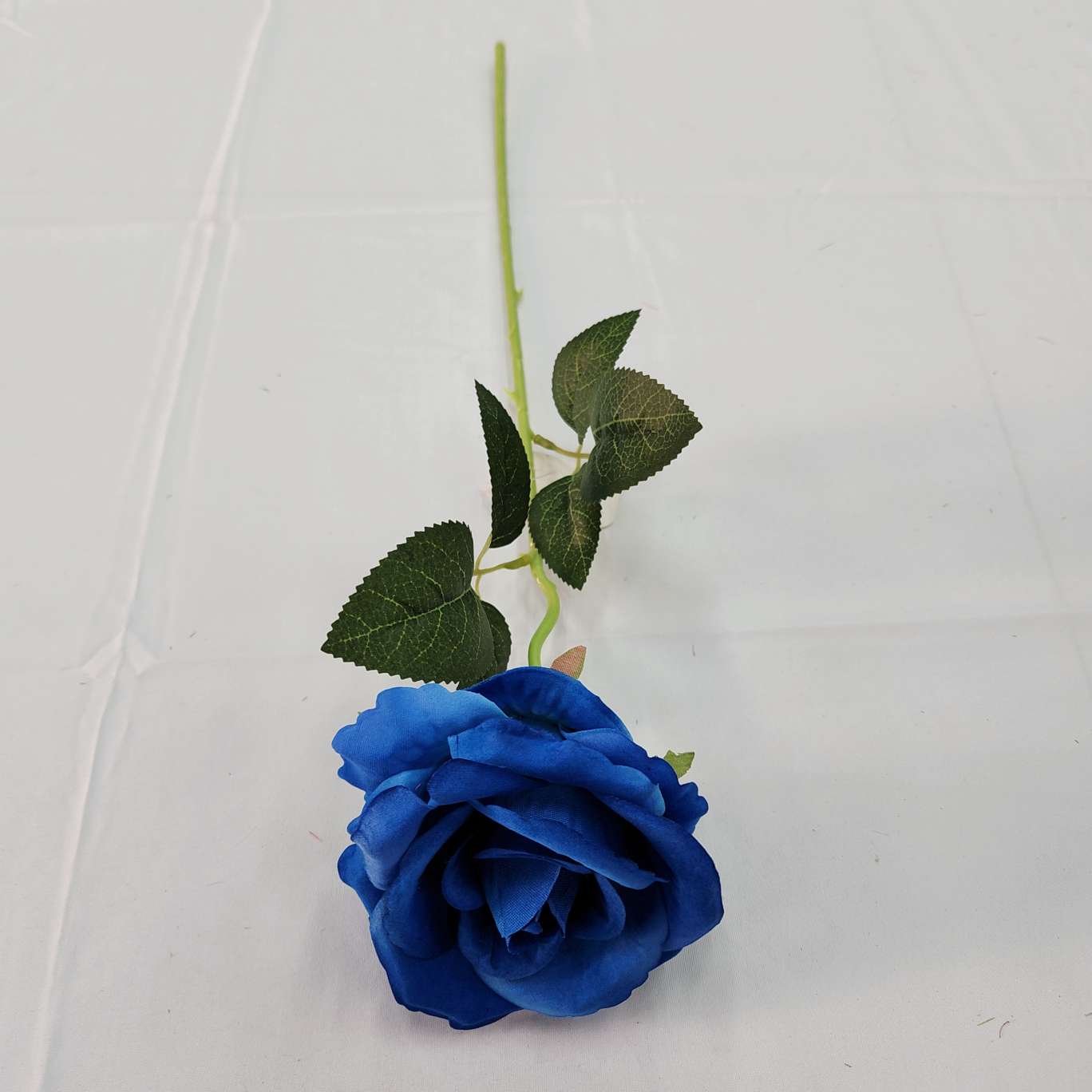 Single-stem velvet love rose office simulation rose, cultural horticulture simulation flower arrangement, crocheted knitted flower bouquet, simulation flower decoration detail image 10