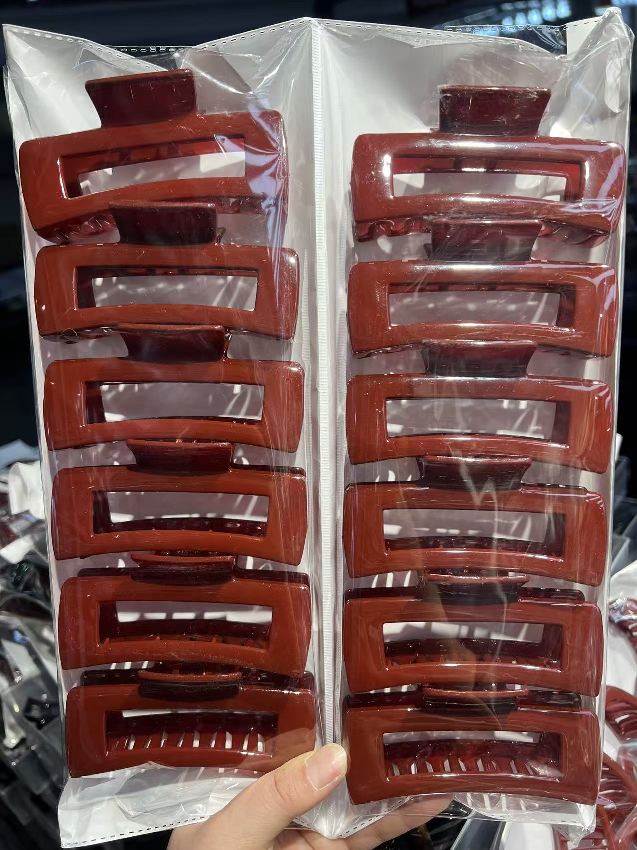 Big brand plastic shark clips, girls' hairpins, hair clips, headwear, hair clips, children's hairpins, hair clip accessories Application Scenario