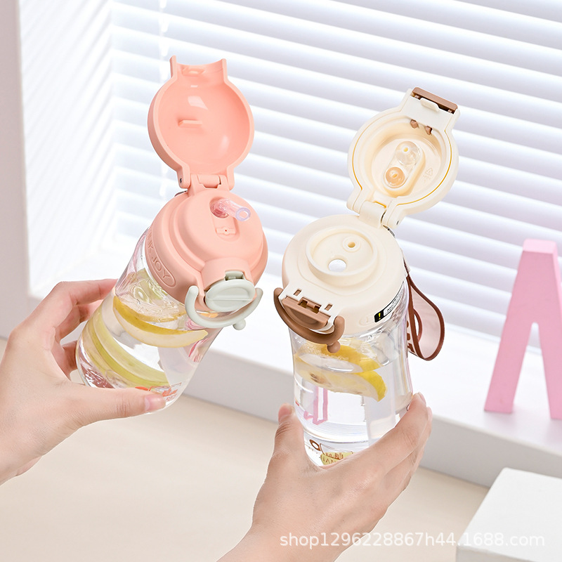 The new model B70-9572 is a simple and fashionable double-drinking cup, a portable fitness and sports water cup with a handle and a portable plastic cup