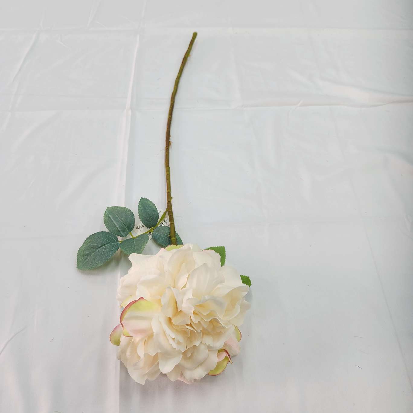 Single-stem imperial concubine peony office simulation rose, cultural gardening simulation flower arrangement, crocheted knitted flower bouquet, simulation flower decoration detail image 7