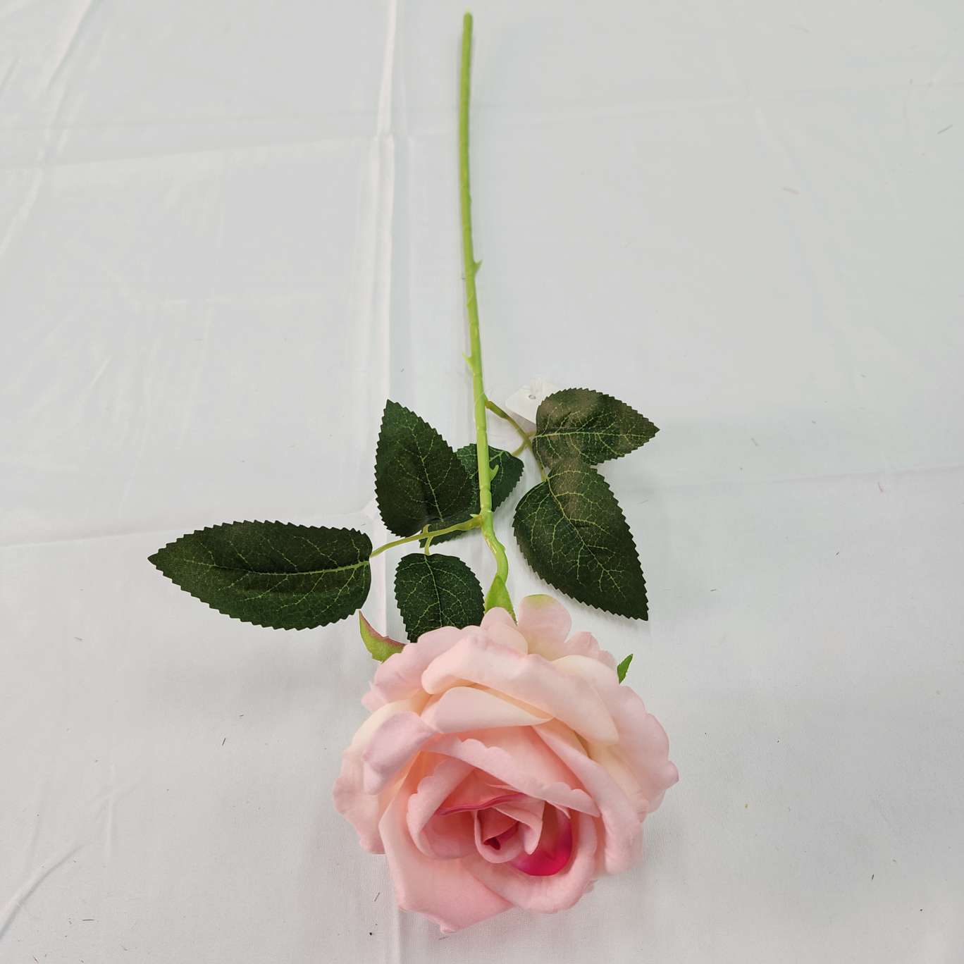 Single-stem velvet love rose office simulation rose, cultural horticulture simulation flower arrangement, crocheted knitted flower bouquet, simulation flower decoration detail image 5