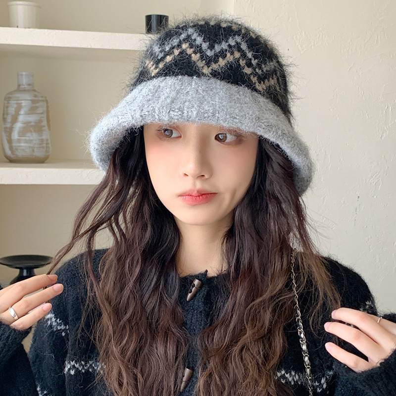 Korean-style casual basin hat, Japanese-style thickened woolen hat, warm and fashionable hats for women in autumn and winter, versatile knitted hats that make the face look smaller Application Scenario