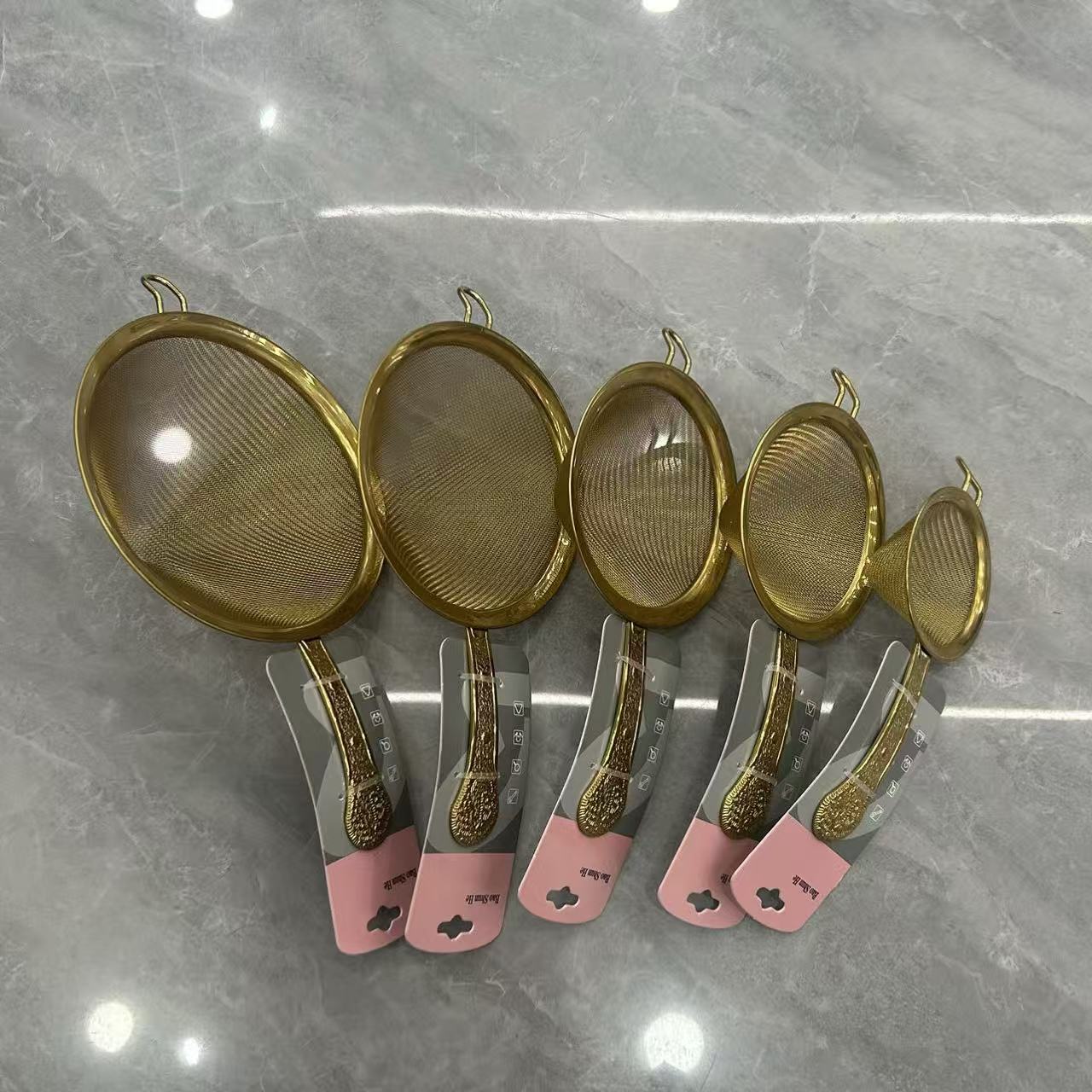 Golden mesh sieve, flour sieve, iron sieve, kitchenware, durable sieve, flour filtration tool