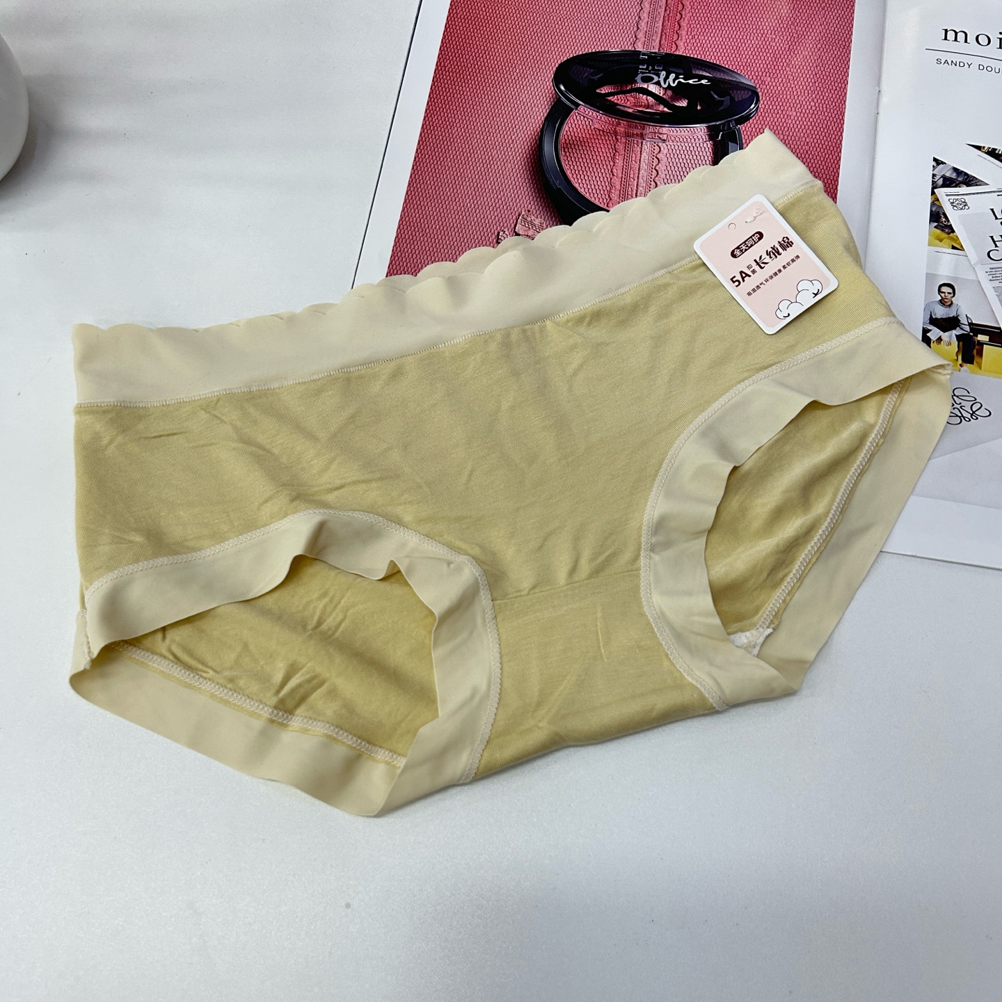 5A long-staple cotton women's underwear for export to the Middle East and Africa, mid-waist pure cotton antibacterial crotch, skin-friendly, breathable and hip-hugging women's briefs Application Scenario