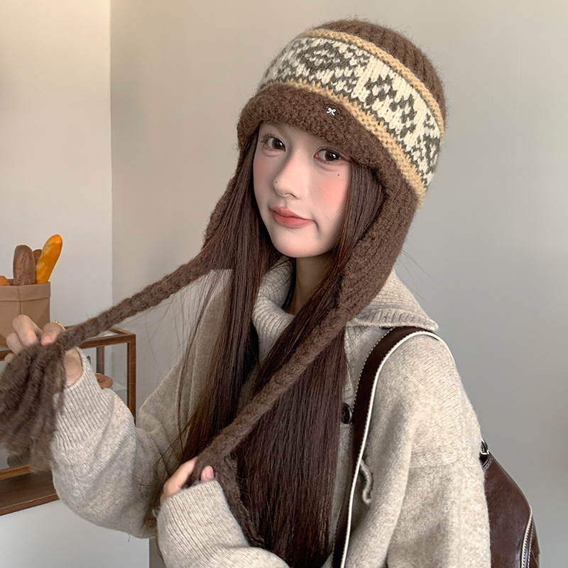 Fair Island knitted hats for women, thick and warm woolen hats for autumn and winter, outdoor travel, cold protection and ear protection, Lei Feng hat trend details Picture
