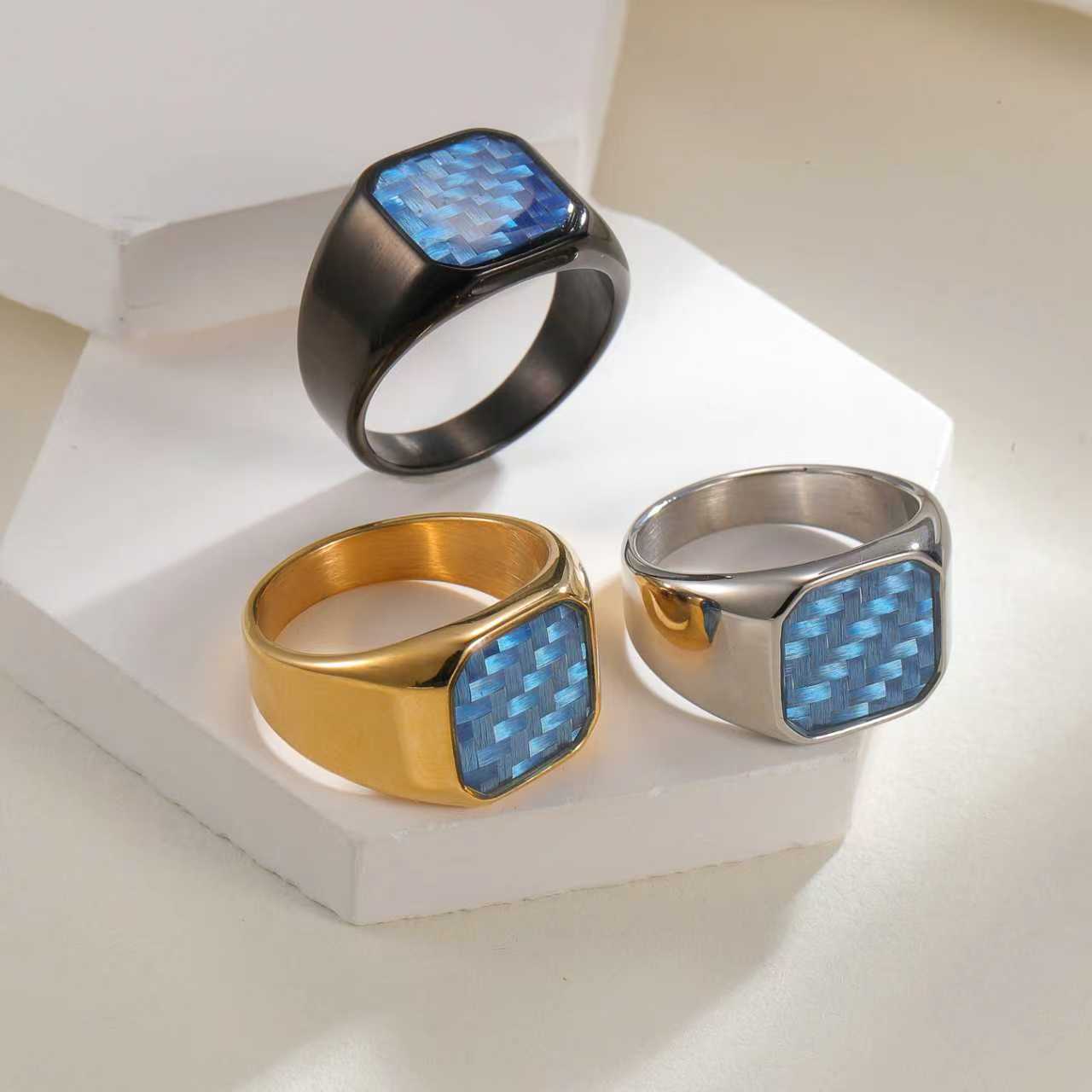 A wide range of fashionable accessories, including stainless steel rings, are carefully selected. They are trendy and versatile decorative items. The handcrafted accessories are rich in styles and suitable for matching with clothing patterns Application Scenario