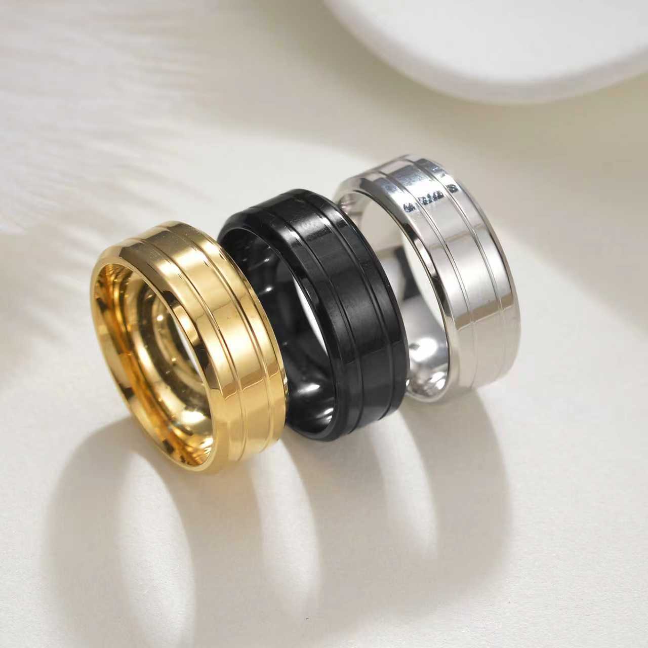 A wide range of fashionable accessories, stainless steel rings, and other trendy decorative items are carefully selected. The handcrafted accessories are rich in styles and suitable for matching with clothing