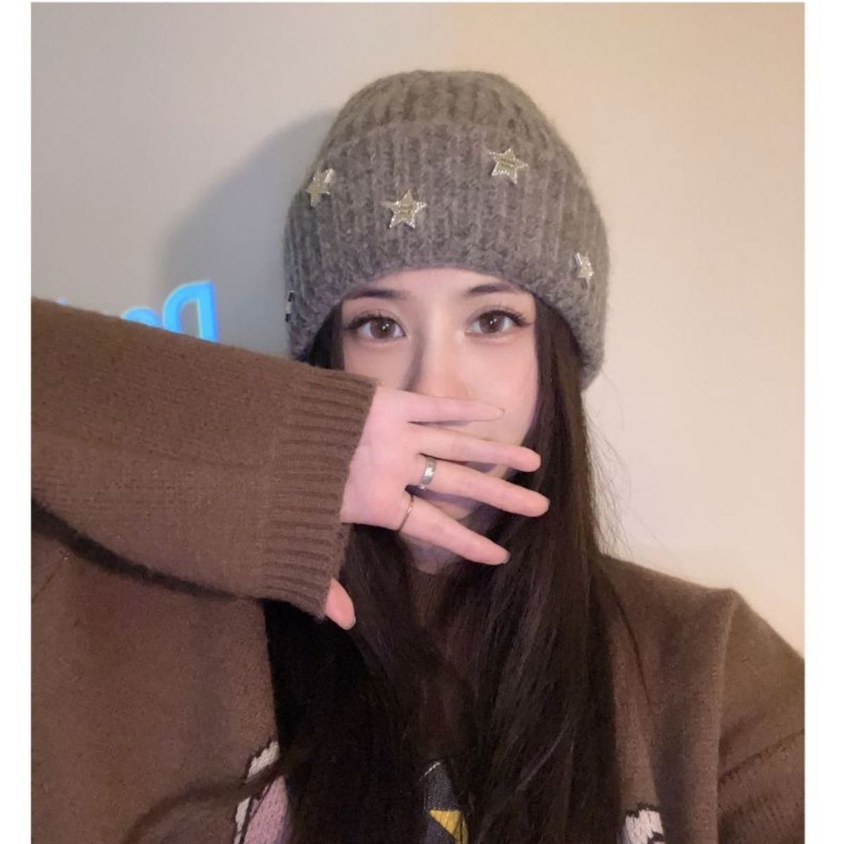 New winter fashion hat for women, five-pointed star knitted pullover hat, big head, versatile and face-enhancing small woolen hat, Korean version Application Scenario
