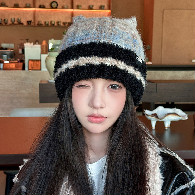 Korean style crash color gorra de lana orejas de gato dulce y versátil gorra de punto sombrero de otoño e invierno estilo más peluche caliente sombrero frío mostrar cara pequeña Item Picture