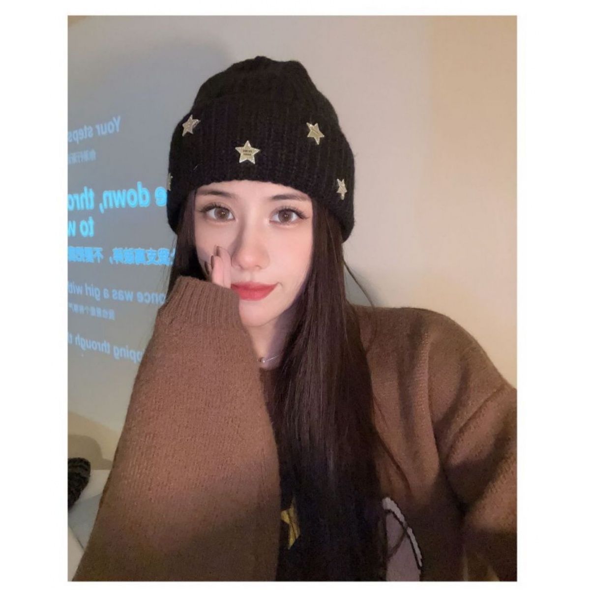 New winter fashion hat for women, five-pointed star knitted pullover hat, big head, versatile and face-enhancing small woolen hat, Korean version