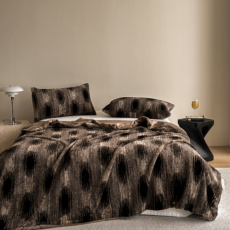 2025 New Type a high weight rabbit plush milk fleece source factory, exclusive for cross-border office gifts for foreign trade Specification image