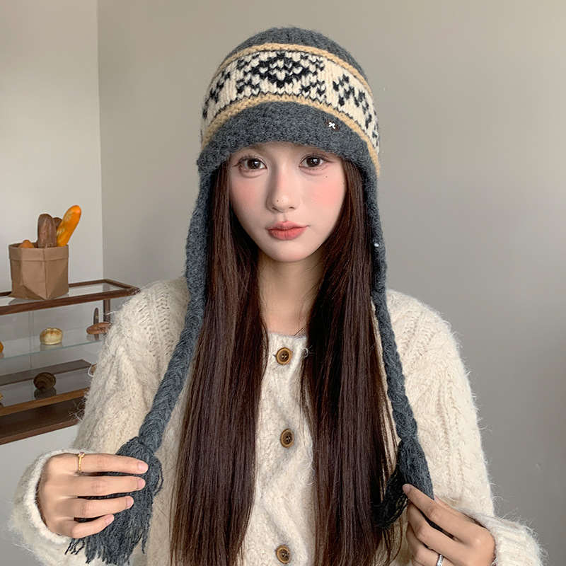 Fair Island knitted hats for women, thick and warm woolen hats for autumn and winter, outdoor travel, cold protection and ear protection, Lei Feng hat trend Specification image