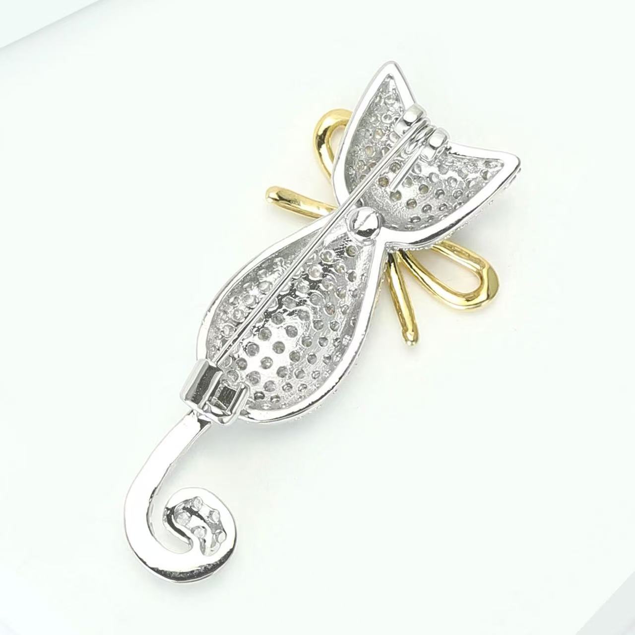 Copper zircon cat-shaped brooch, fashionable and unique accessory, private customization, one-piece consignment Item Picture
