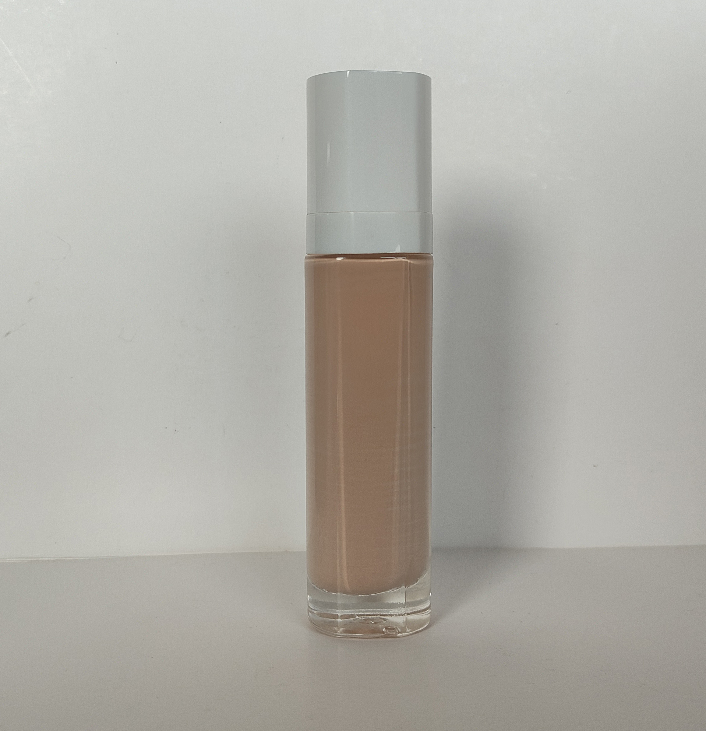 Facial beauty soft light filter Foundation, hydrating, silky, soft, matte, medium coverage, antioxidant, long-lasting, skin-adhering foundation Application Scenario
