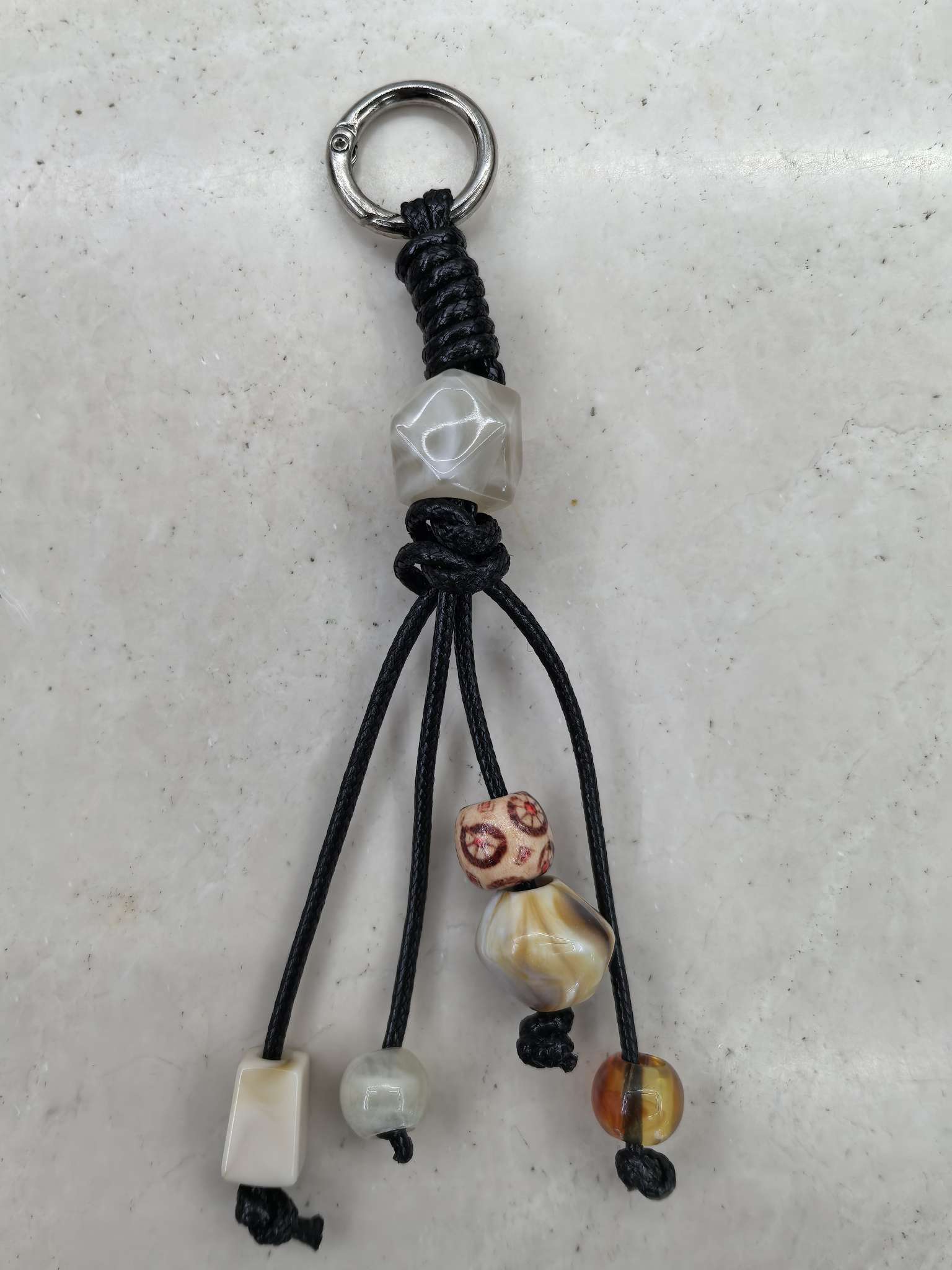 工艺品钥匙扣亚克力挂件扁平钥匙圈钩织小马挂件礼品配饰细节图