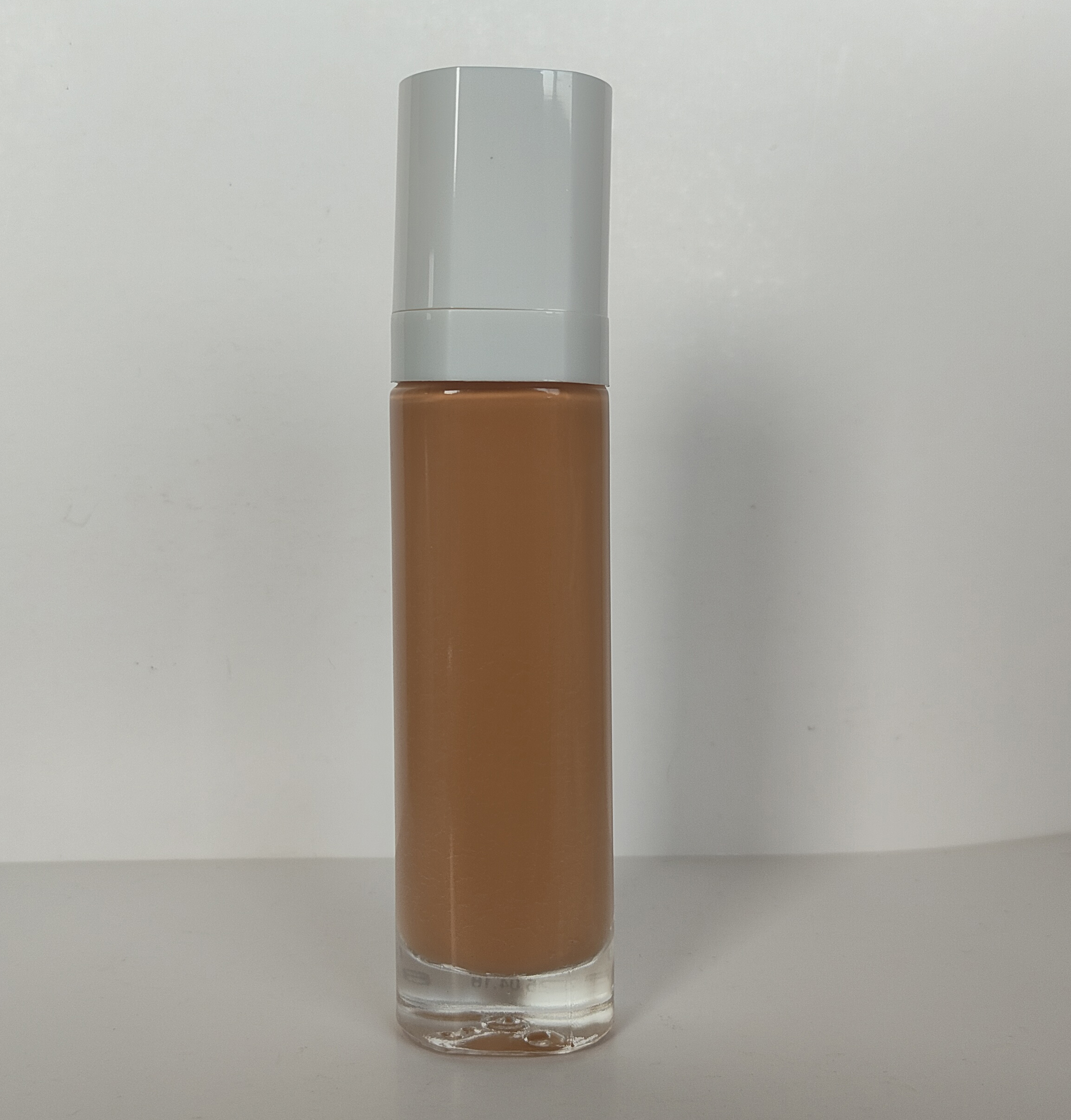 Facial beauty soft light filter Foundation, hydrating, silky, soft, matte, medium coverage, antioxidant, long-lasting, skin-adhering foundation Item Picture