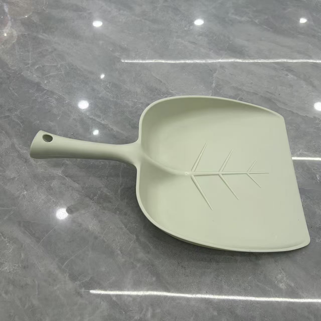 Light green leaf pattern dustpan, realistic flower arrangement, succulent simulation flower micro-landscape, handcrafted moss and green plant decoration, broom and dustpan Specification image