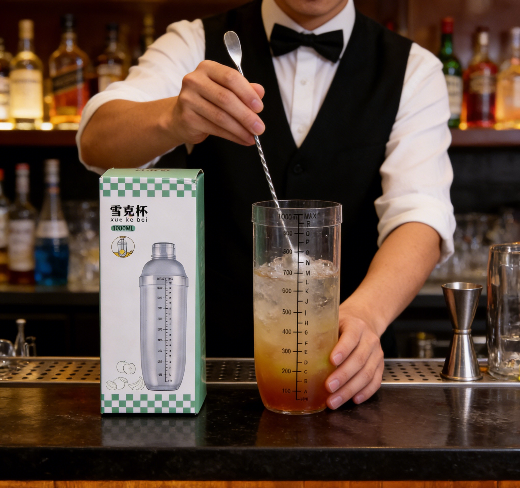 1000ml transparent shaker cup with scale, a special mixing utensil for milk tea shops, with a sealed lid to prevent leakage and a shaker cup details Picture