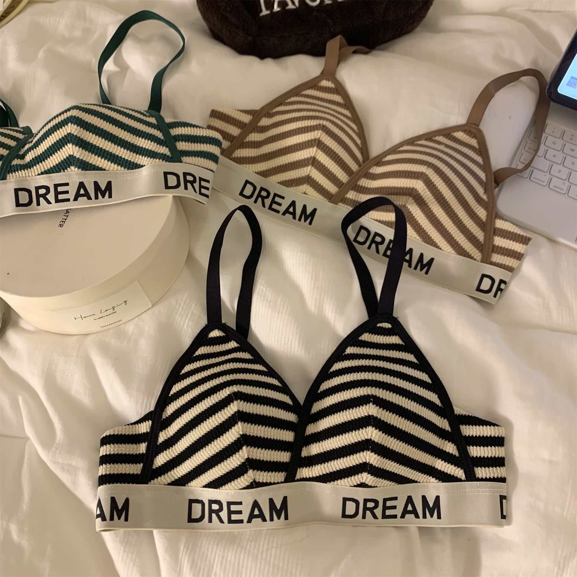 1501# French Lingerie Thin Set for Export, women's small breasts gathered together to show big letter stripes, hot girls sexy, pure cotton triangular cup bra cover, summer QNI Specification drawing