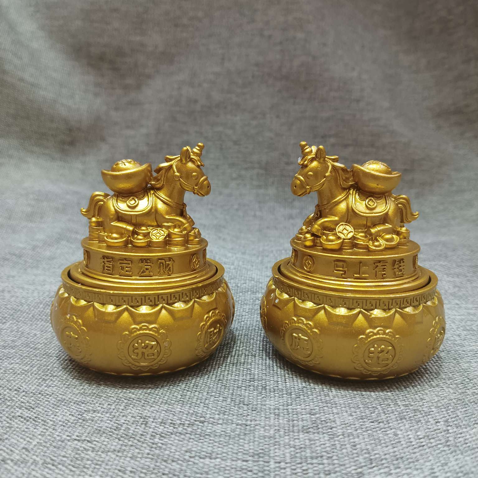 Zhonggong Craft alloy ornaments are designated. If you have money, get rich immediately and spin around