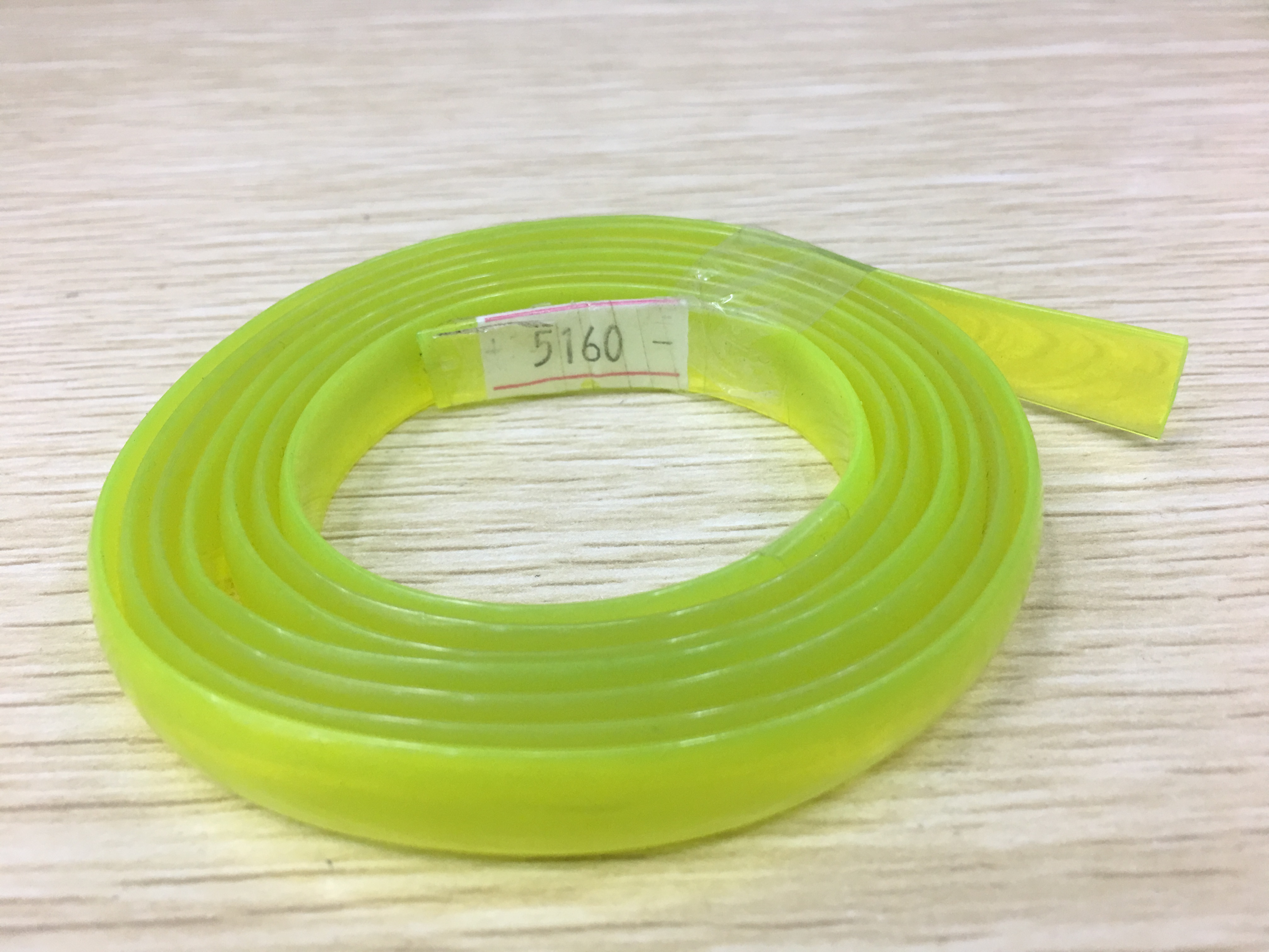 供应女士凉拖鞋面，PVC抽条,凉鞋胶条,扁条，PVC水晶条#水晶条贴钻详情9