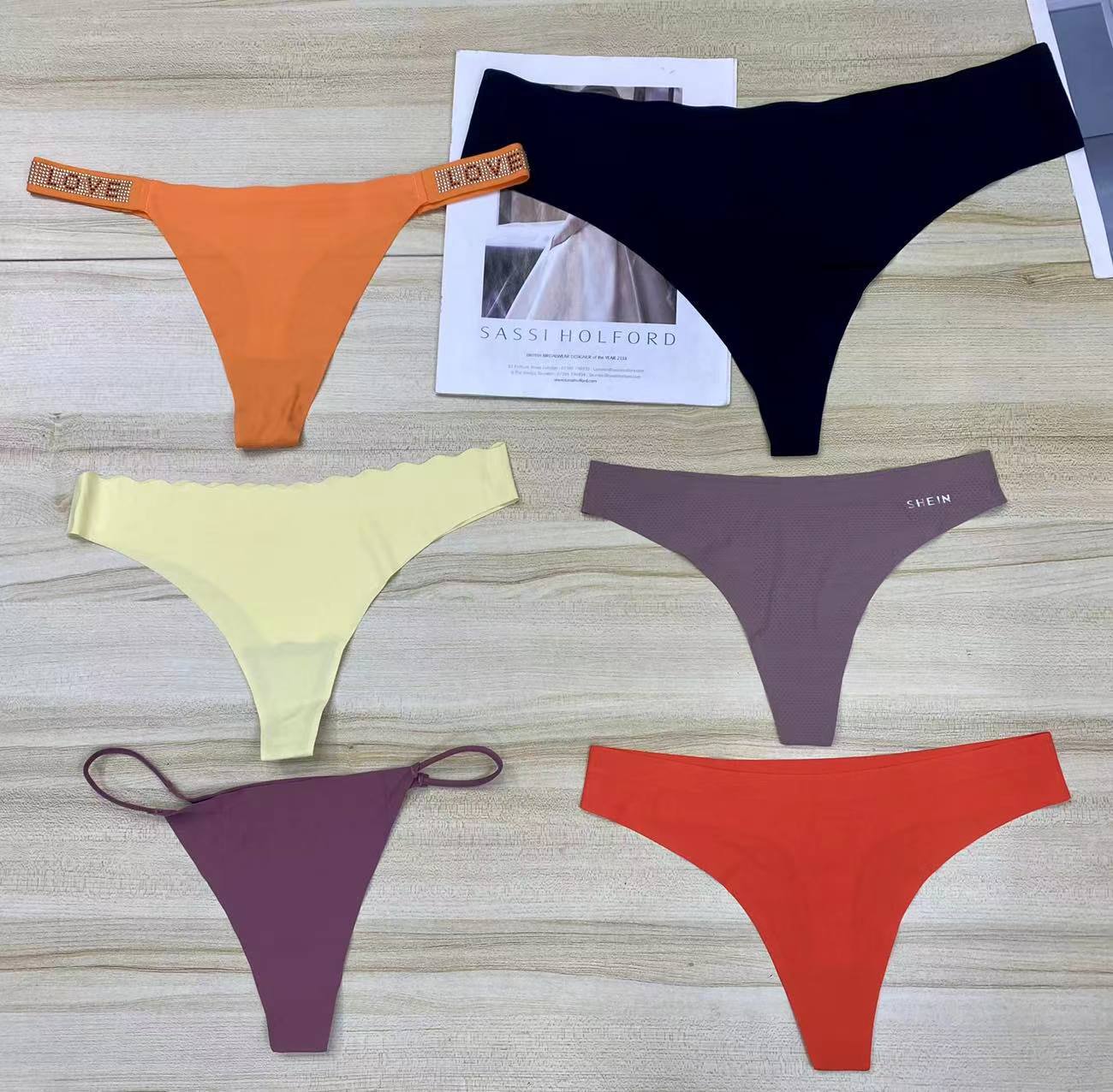 6116# Export to Africa and South America, tail-end mixed style miscellaneous underwear, seamless underwear, sexy underwear, women's fashion thong QNI Application Scenario