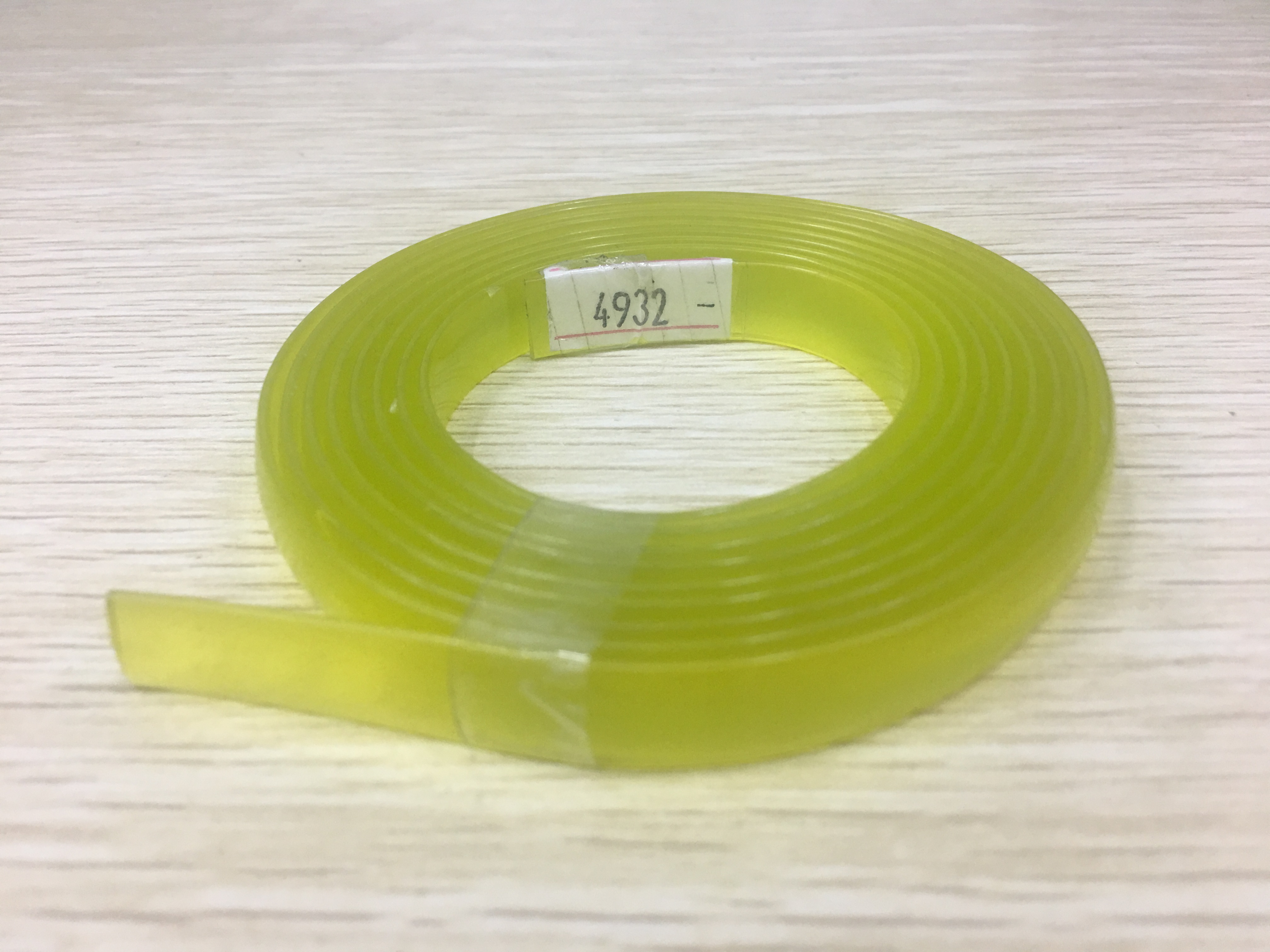 供应女士凉拖鞋面，PVC抽条,凉鞋胶条,扁条，PVC水晶条#水晶条贴钻详情6