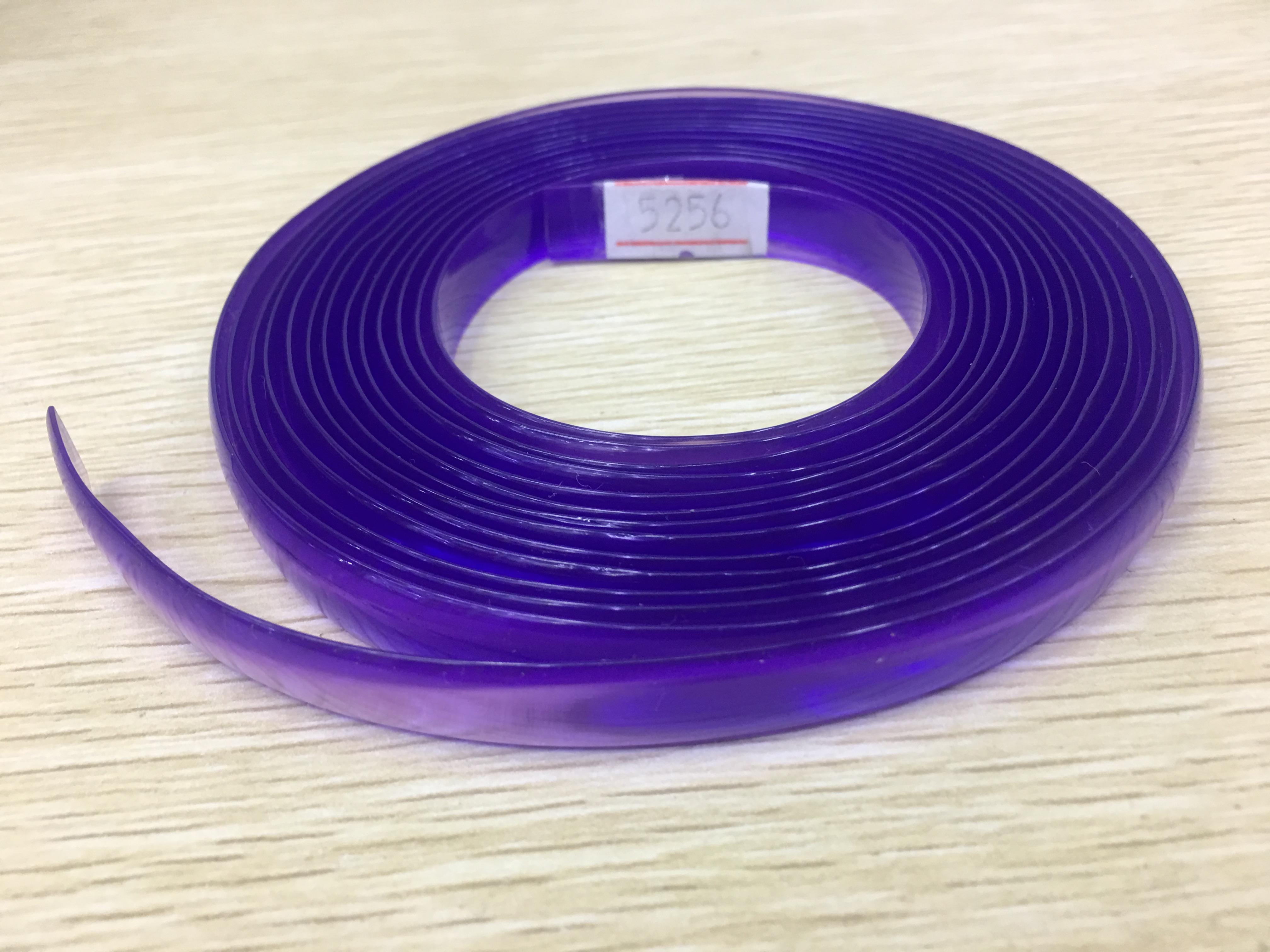 供应女士凉拖鞋面，PVC抽条,凉鞋胶条,扁条，PVC水晶条#水晶条贴钻详情19