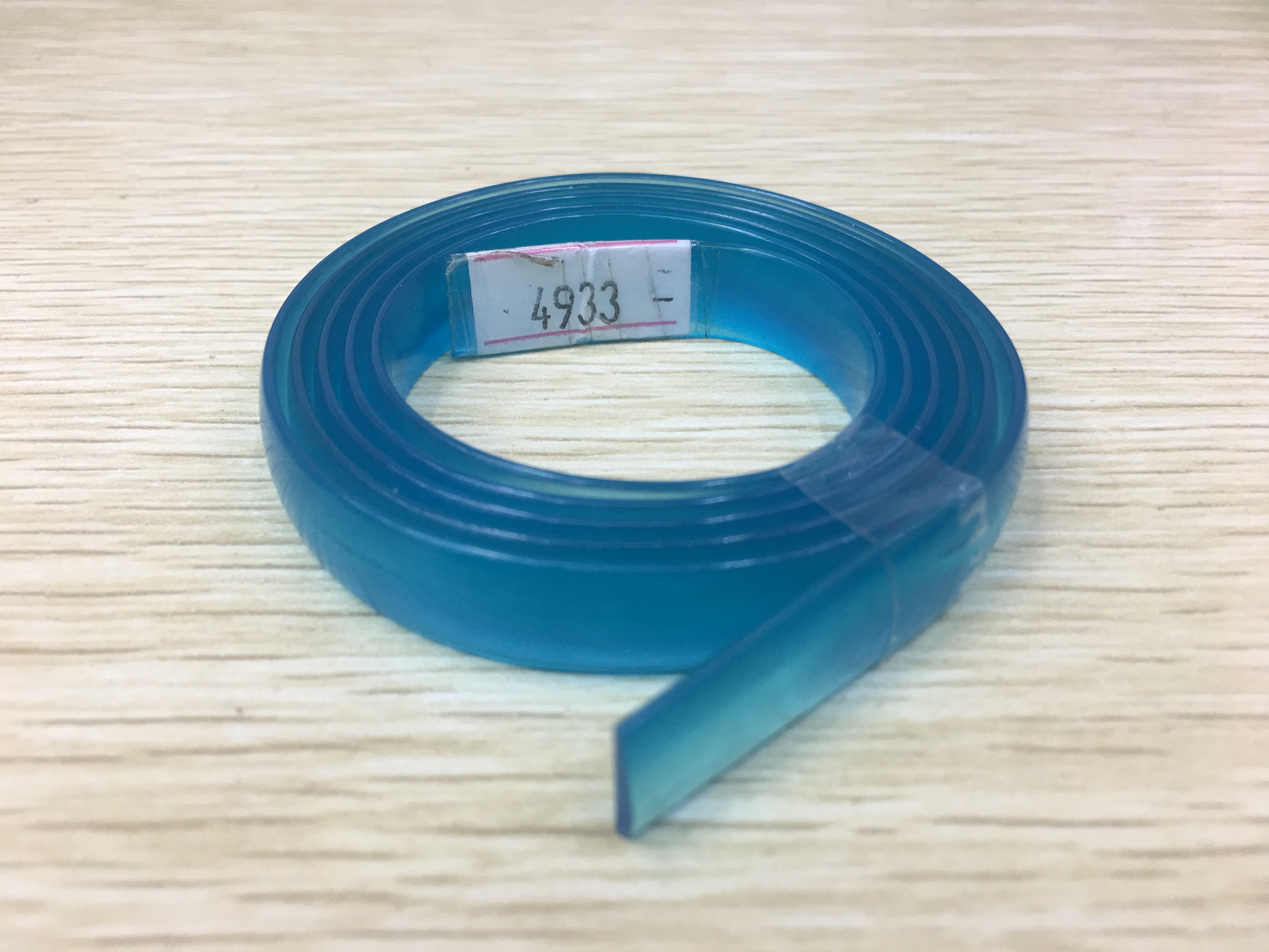 供应女士凉拖鞋面，PVC抽条,凉鞋胶条,扁条，PVC水晶条#水晶条贴钻详情7