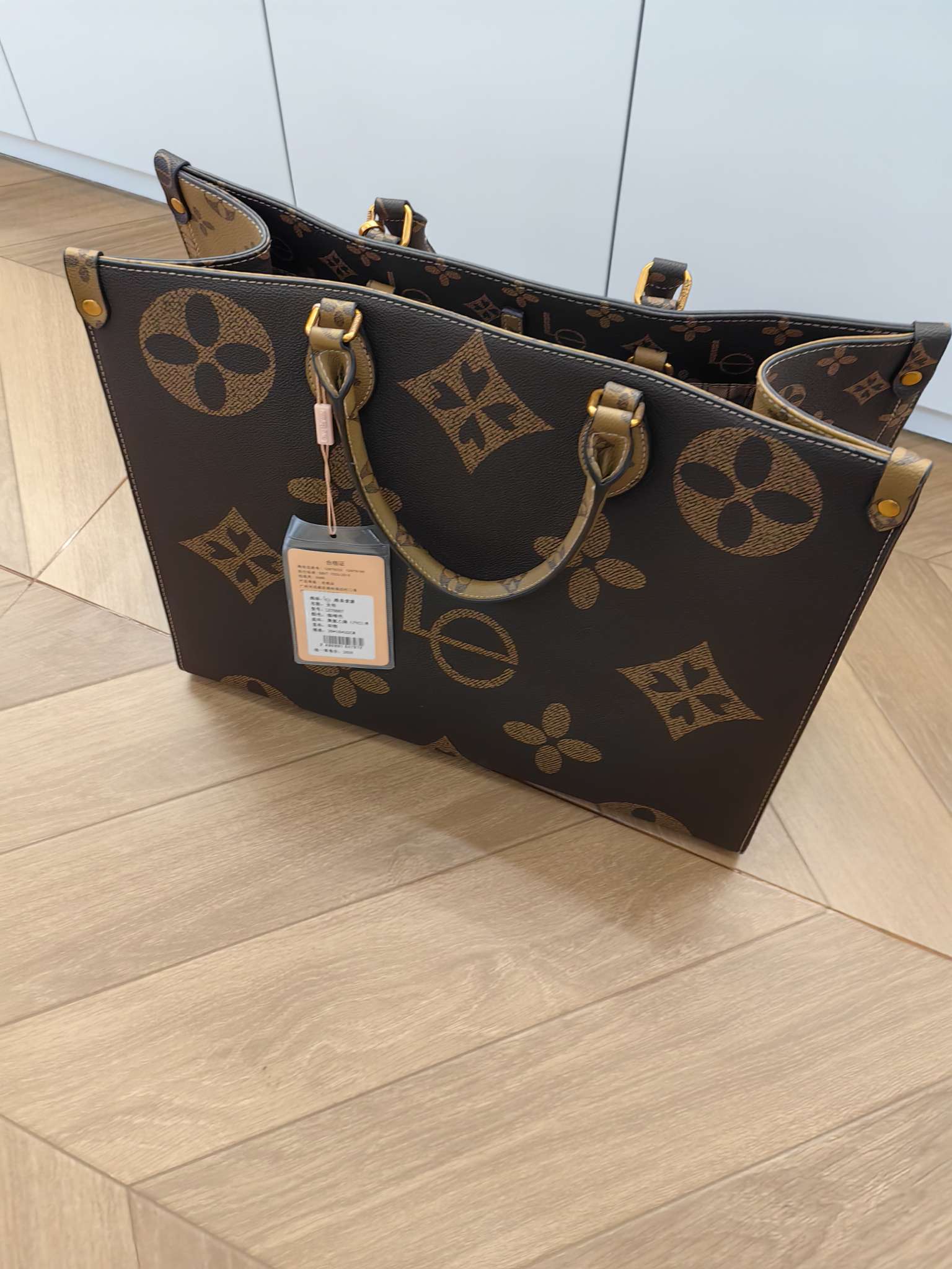 Fashionable women's bags, multi-functional hand-held crossbody bags, casual and versatile leather goods and luggage, trendy new women's bags detail image 2
