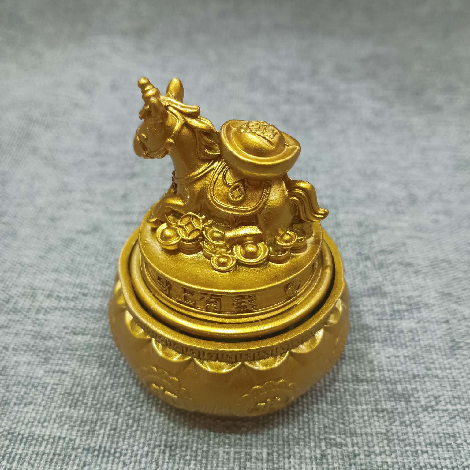 Zhonggong Craft alloy ornaments are designated. If you have money, get rich immediately and spin around detail image 4