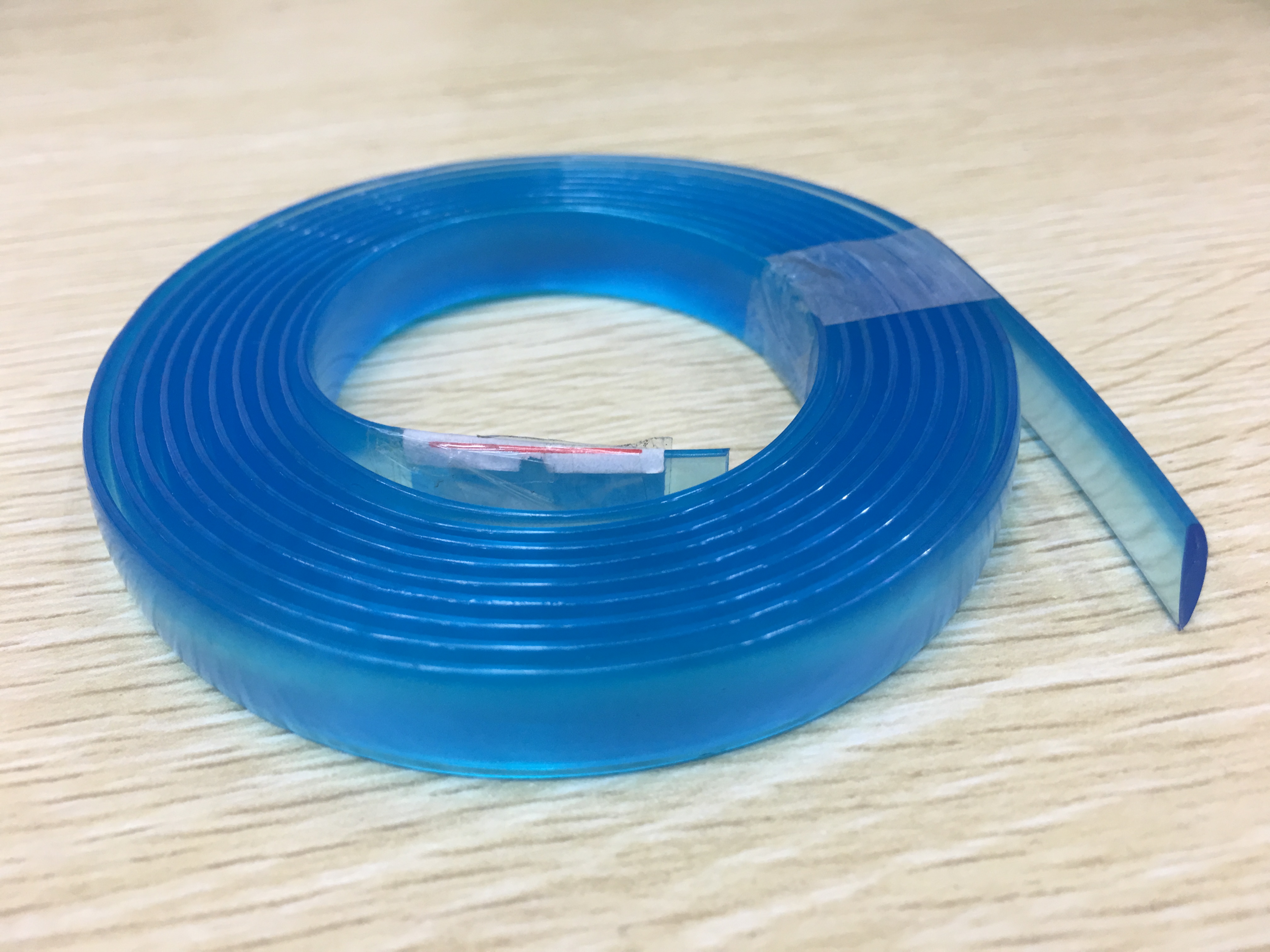 供应女士凉拖鞋面，PVC抽条,凉鞋胶条,扁条，PVC水晶条#水晶条贴钻详情13