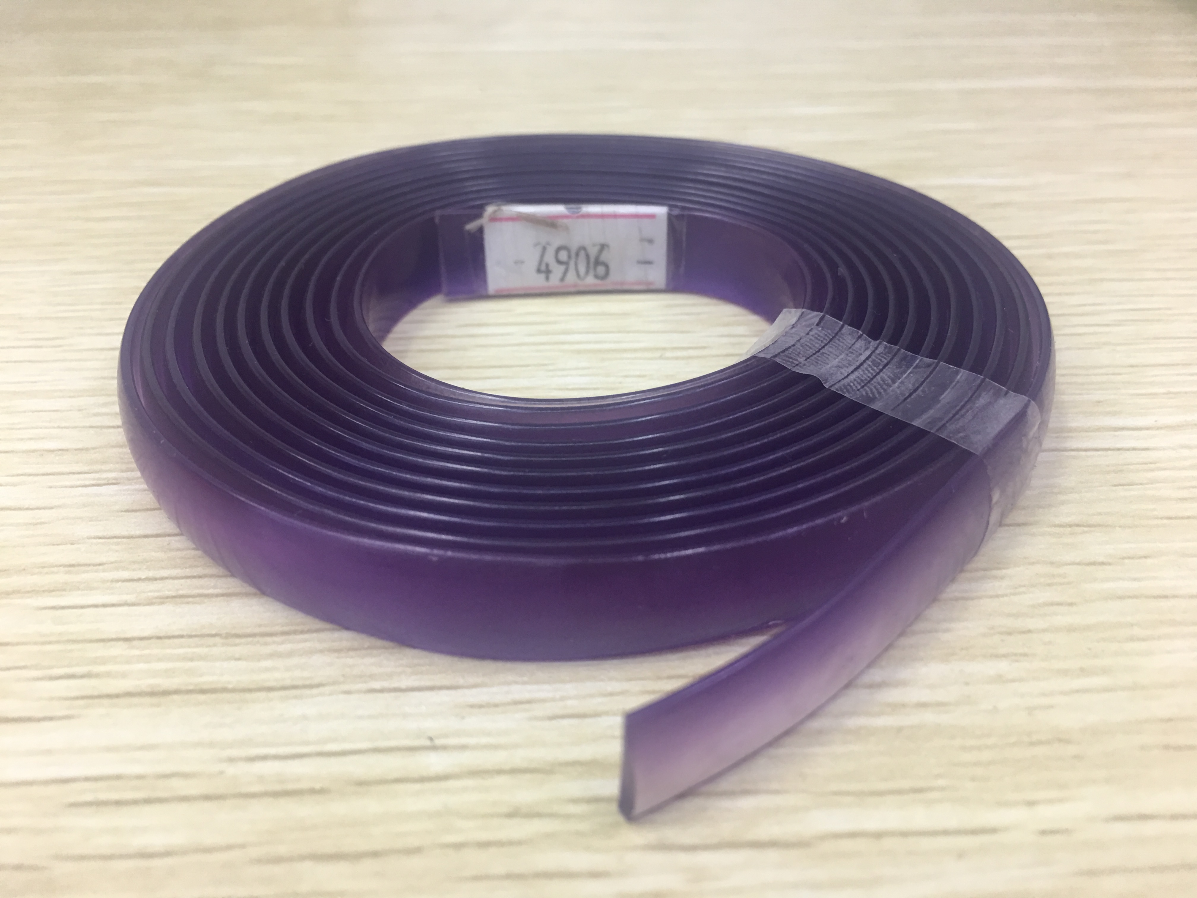 供应女士凉拖鞋面，PVC抽条,凉鞋胶条,扁条，PVC水晶条#水晶条贴钻详情1