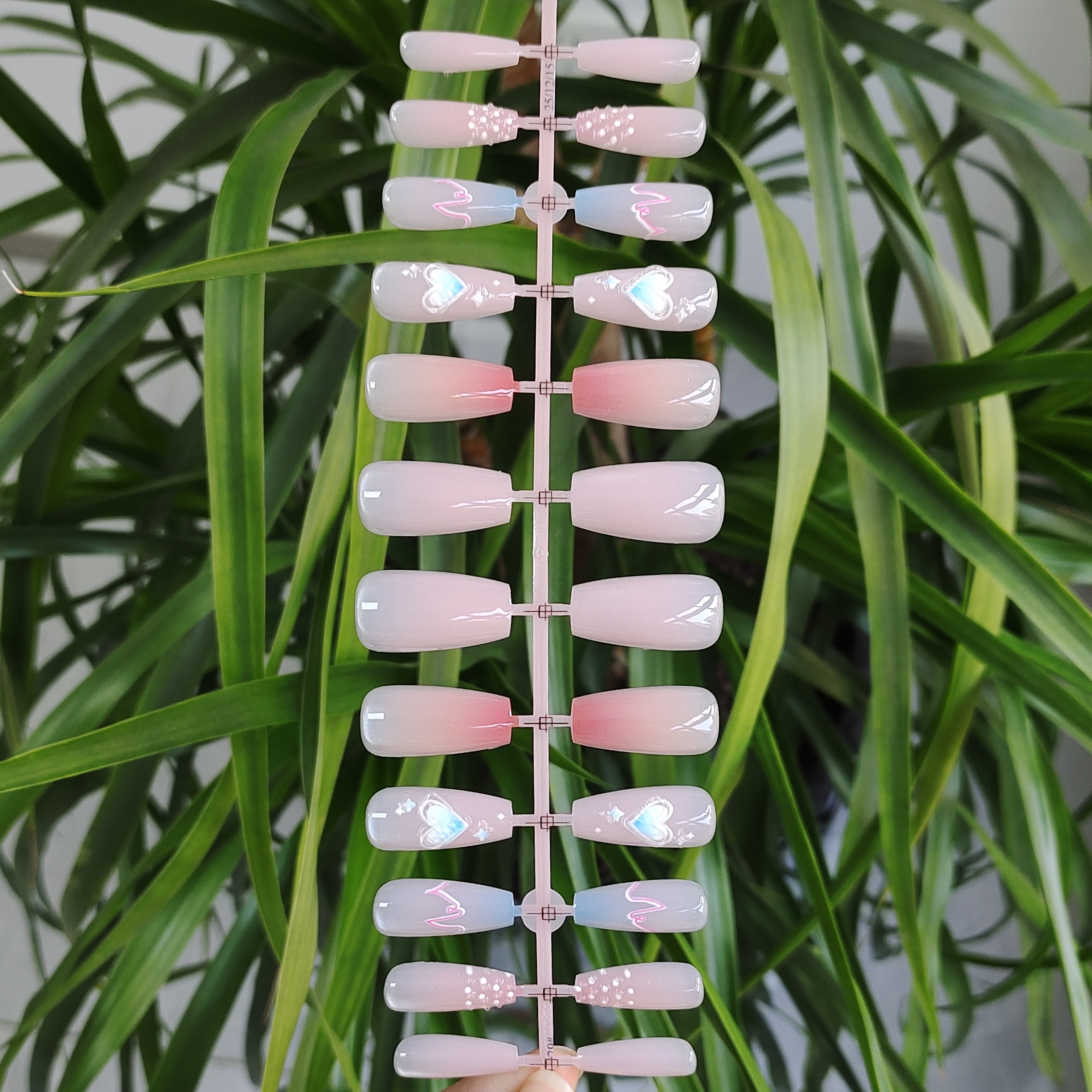 24 PCS PRESS ON NAIL TIPS MEDIUM COFFIN SHAPE CAT EYE AND 3D GEL NAIL ART WITH LOVE PATTERN full figure