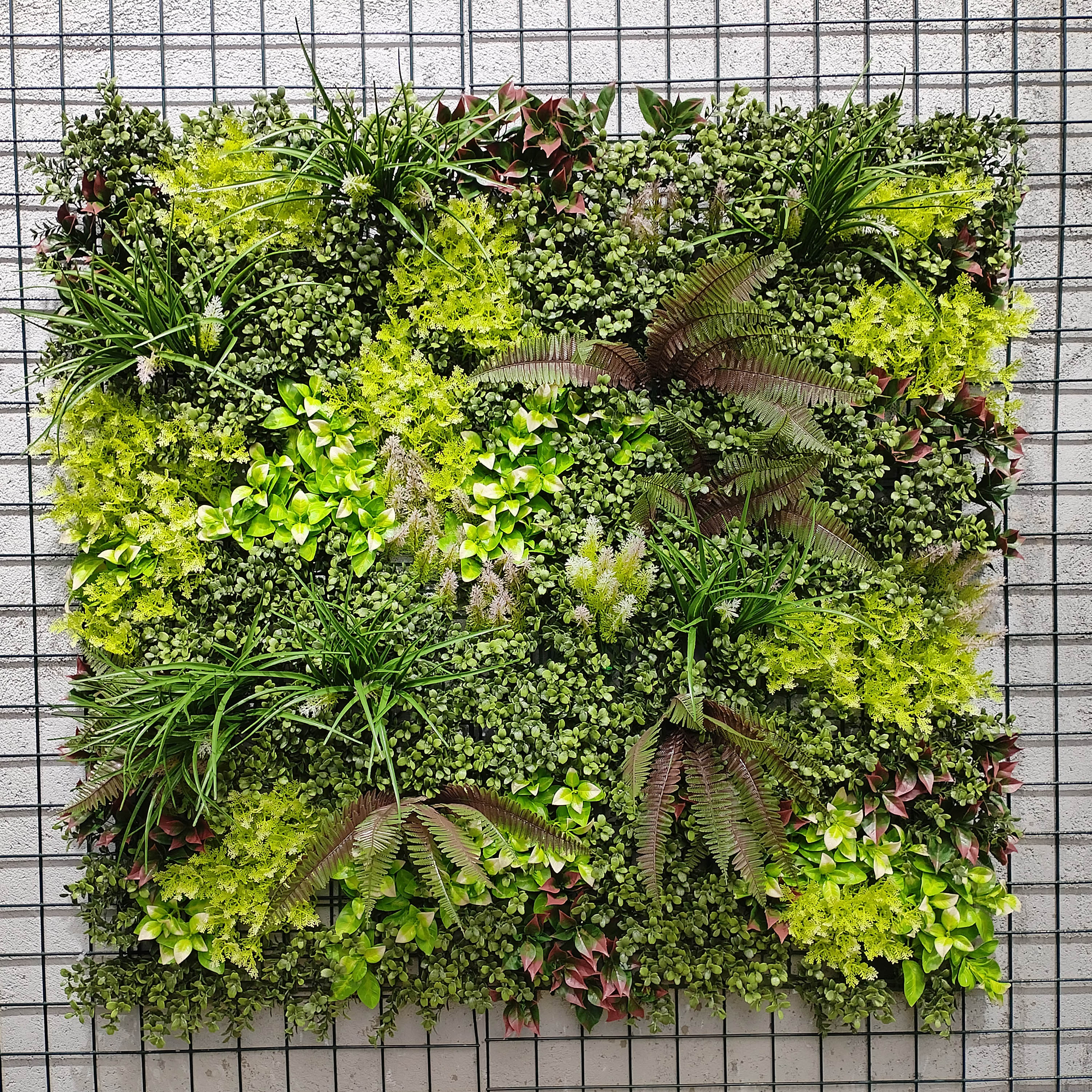 Municipal engineering barriers, artificial lawns, maintenance-free, urban image enhancement, artificial green plant decoration, fence walls, green plant decoration