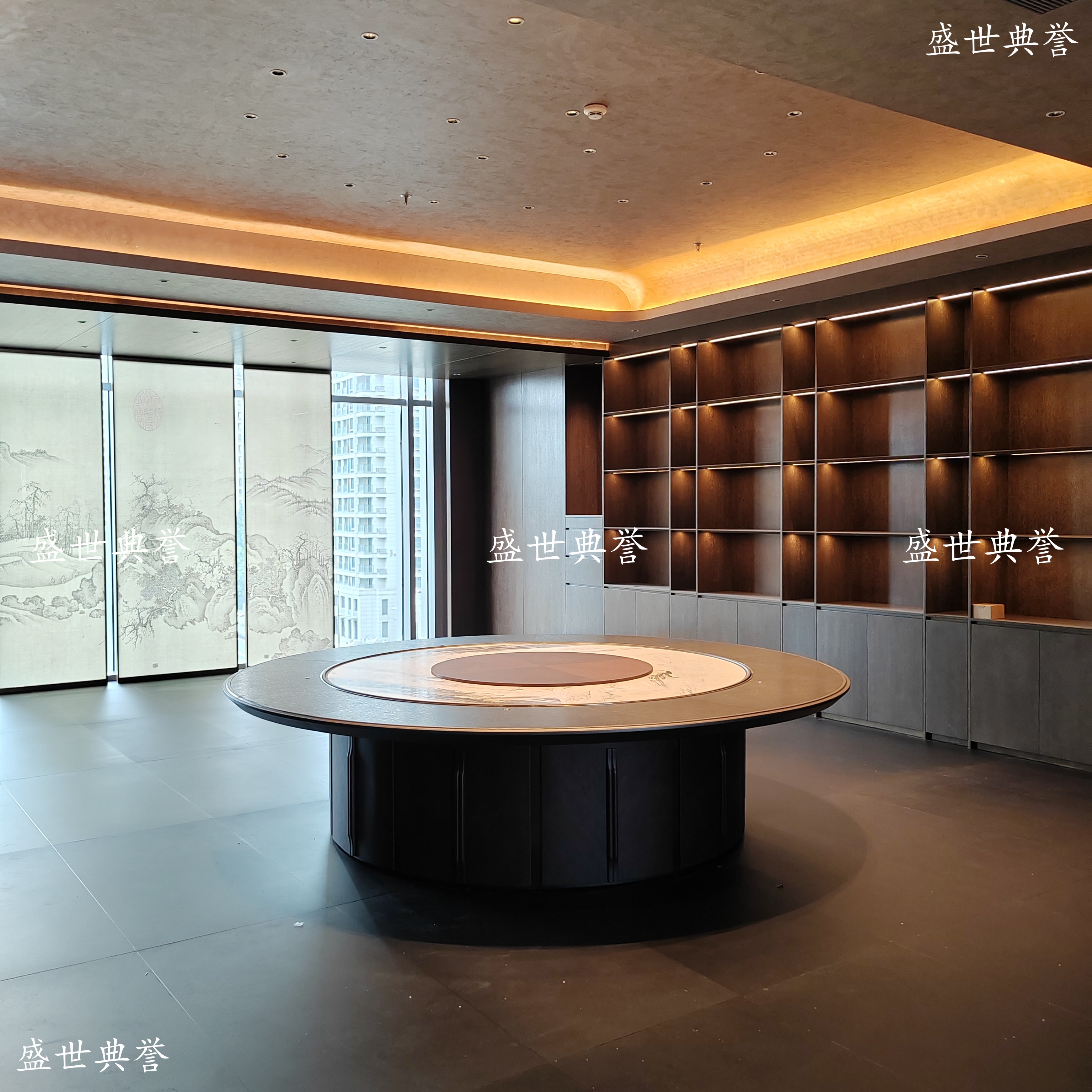 Sanming star hotel solid wood dining tables and chairs, new solid wood electric dining tables for clubs, 20-person round tables for seafood restaurants Application Scenario