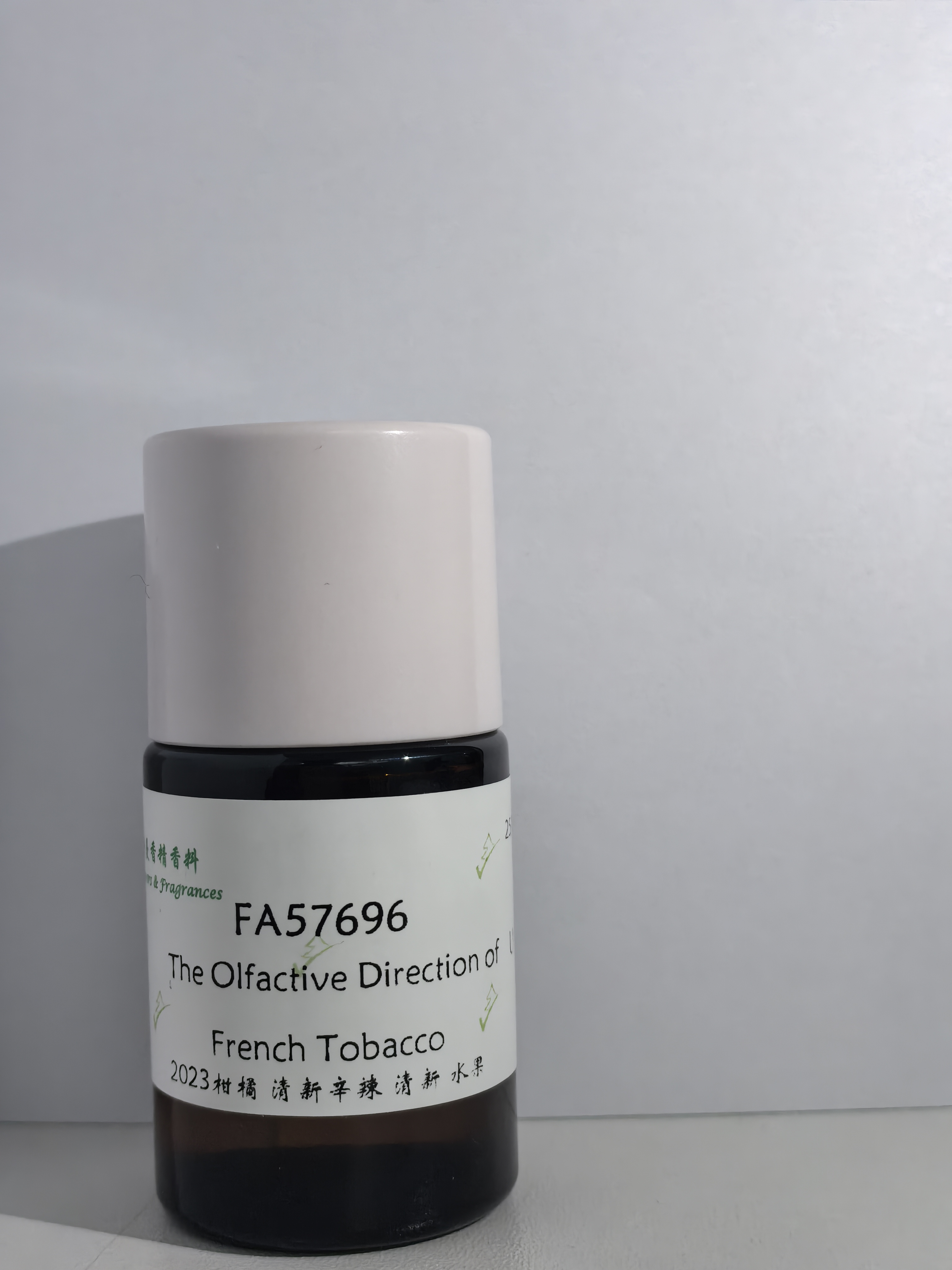 French tobacco water-soluble long-lasting bulk perfume essence, fresh and spicy citrus Longman essence and fragrance details Picture