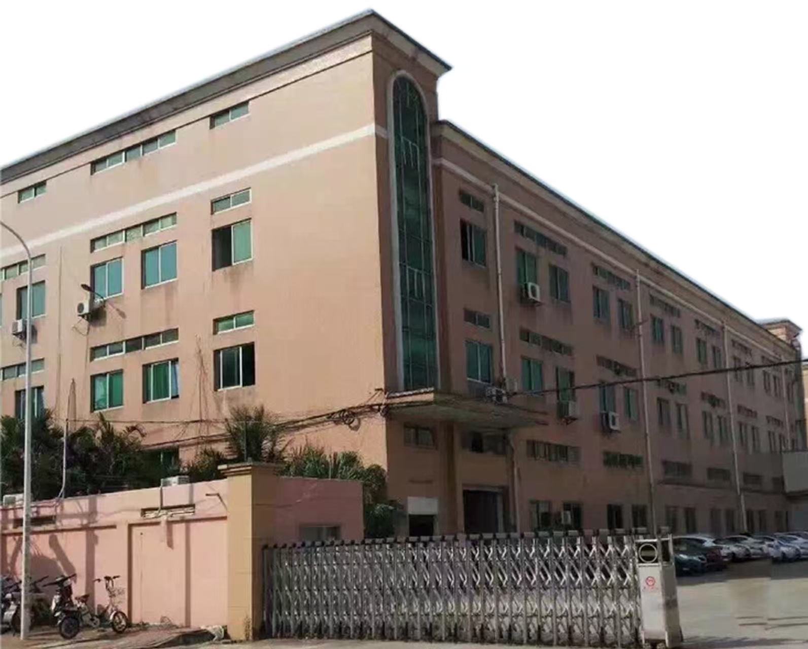 يضحك في مصنع الأحذية ECO Soes Factory describe pic - 3