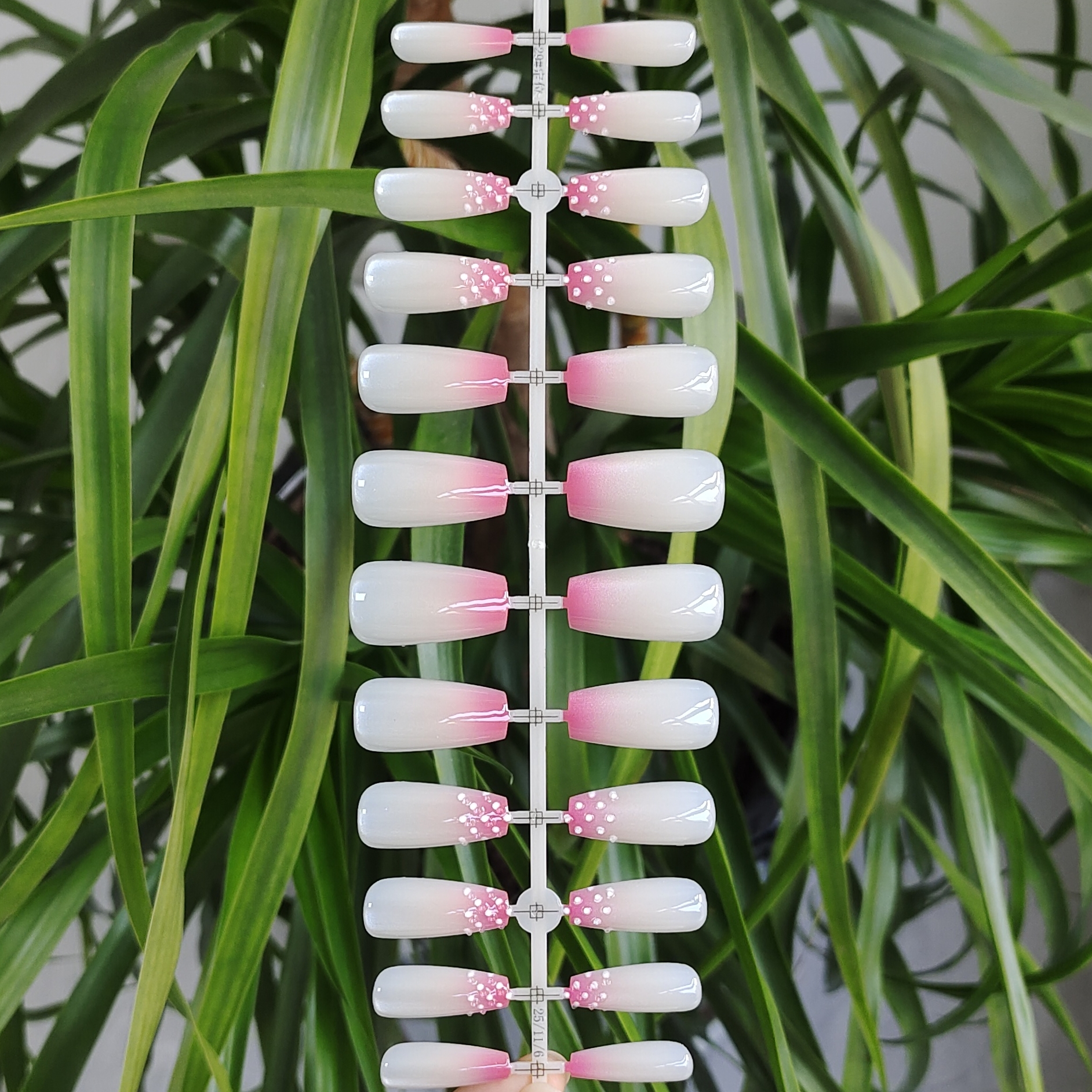24 PCS PRESS ON NAIL TIPS MEDIUM COFFIN SHAPE CAT EYE AND 3D GEL NAIL ART WITH SHADING PATTERN full figure