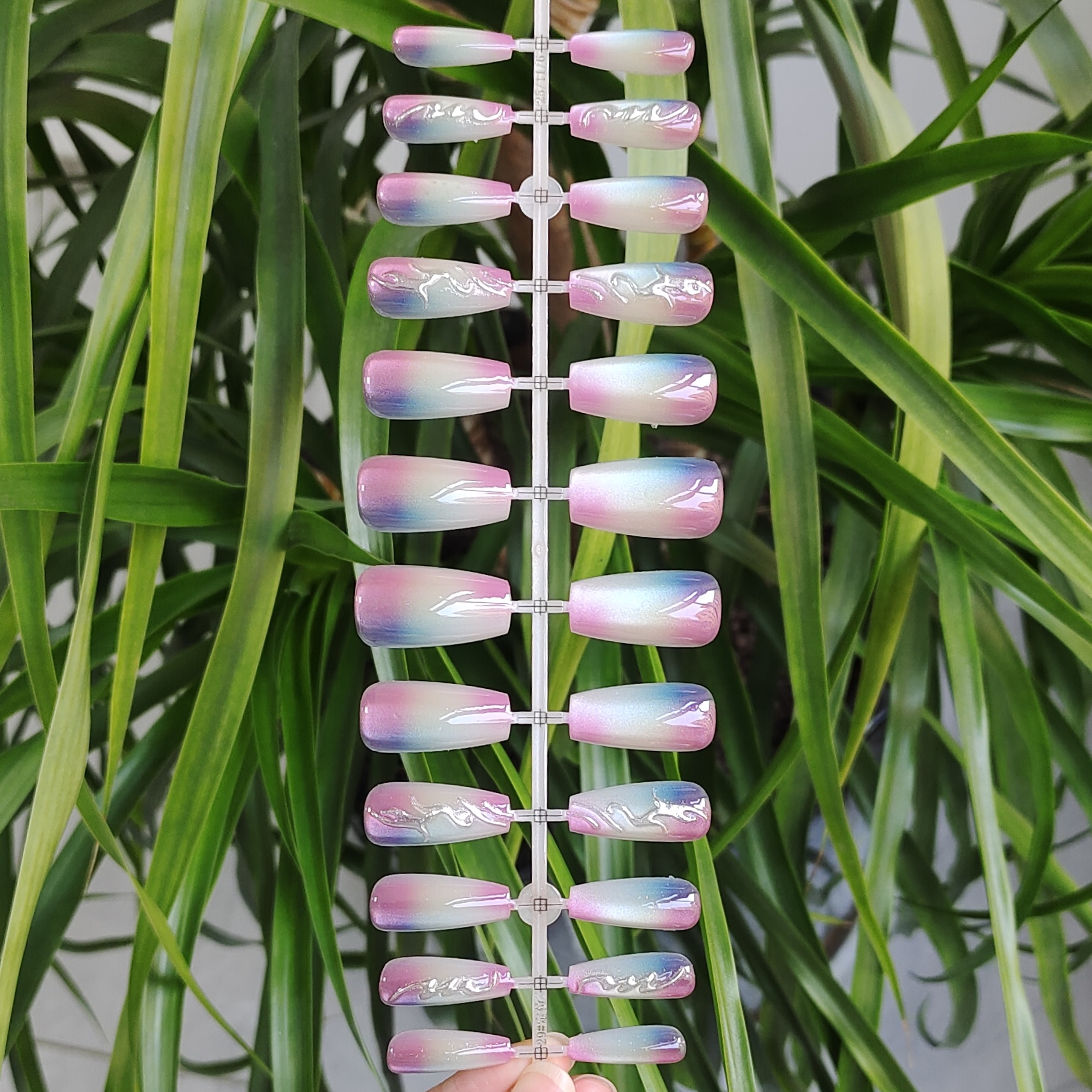 24 PCS PRESS ON NAIL TIPS MEDIUM COFFIN SHAPE 3D GEL NAIL AND CAT EYE EFFECT WITH SHADING PATTERN full figure
