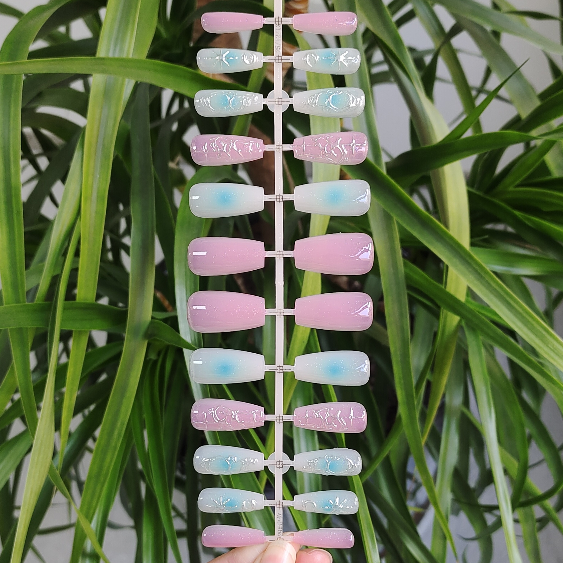 24 PCS PRESS ON NAIL TIPS MEDIUM COFFIN SHAPE 3D GEL NAIL ART WITH STAR PATTERN full figure