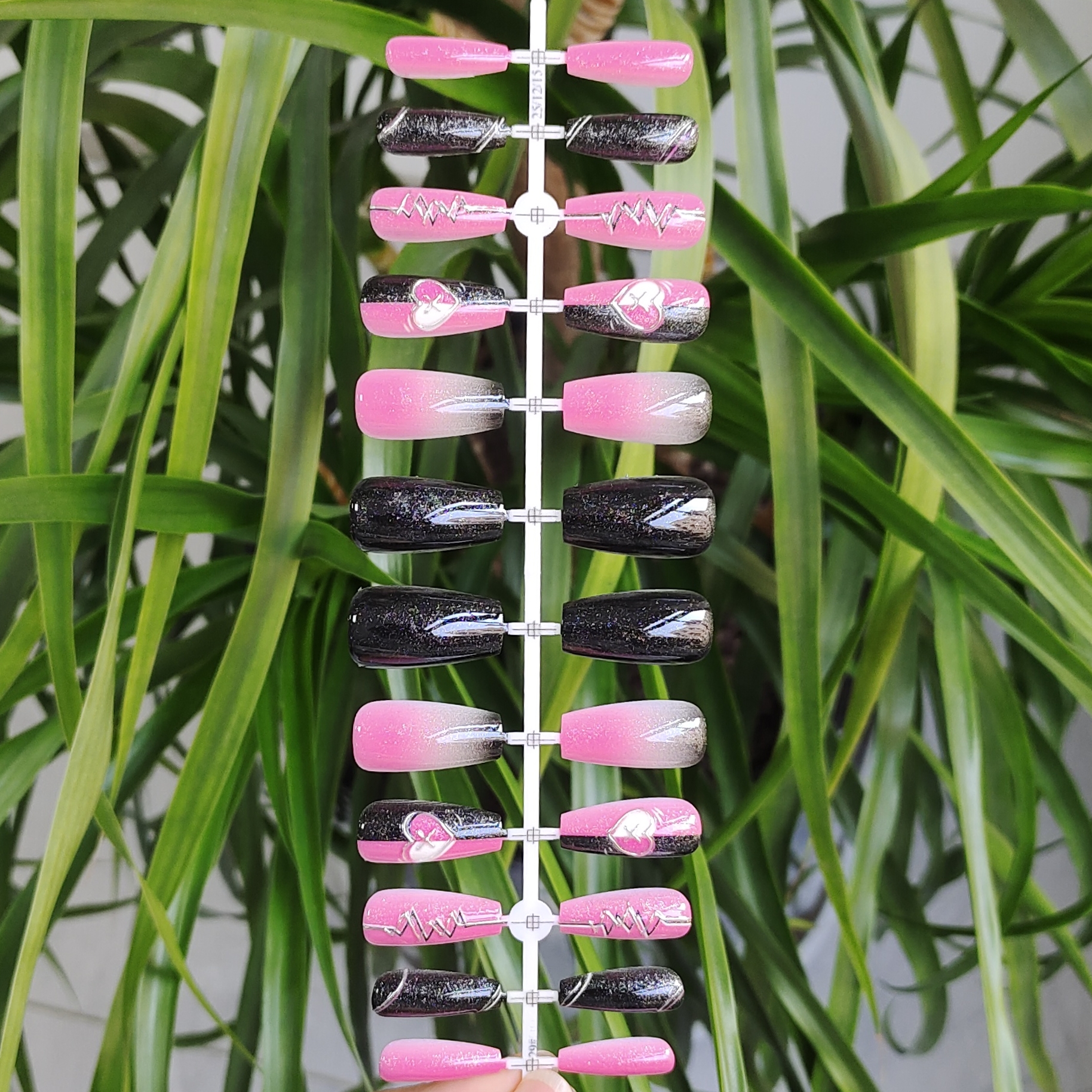 24 PCS PRESS ON NAIL TIPS MEDIUM COFFIN SHAPE 3D GEL NAIL ART WITH LOVE PATTERN full figure
