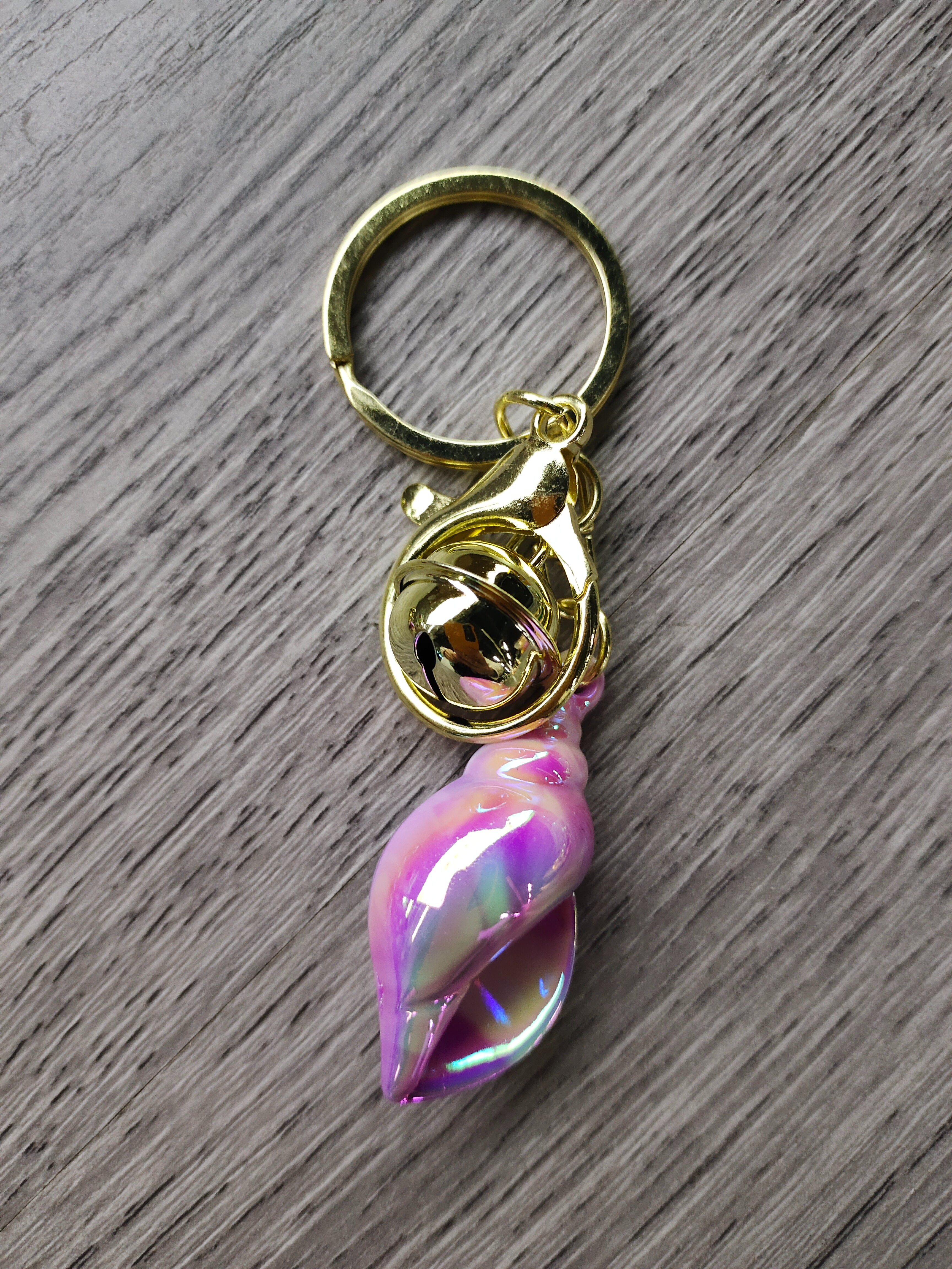 网红电镀炫彩亚克力海螺钥匙扣紫