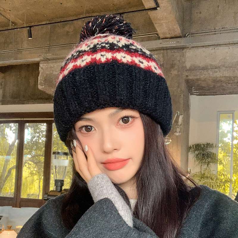 This is a new retro knitted hat for women in winter. It's a Korean style versatile and high-end hooded hat. It's a thickened ear-protecting cold hat for keeping warm Item Picture