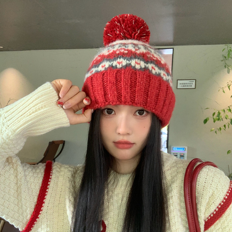 This is a new retro knitted hat for women in winter. It's a Korean style versatile and high-end hooded hat. It's a thickened ear-protecting cold hat for keeping warm details Picture